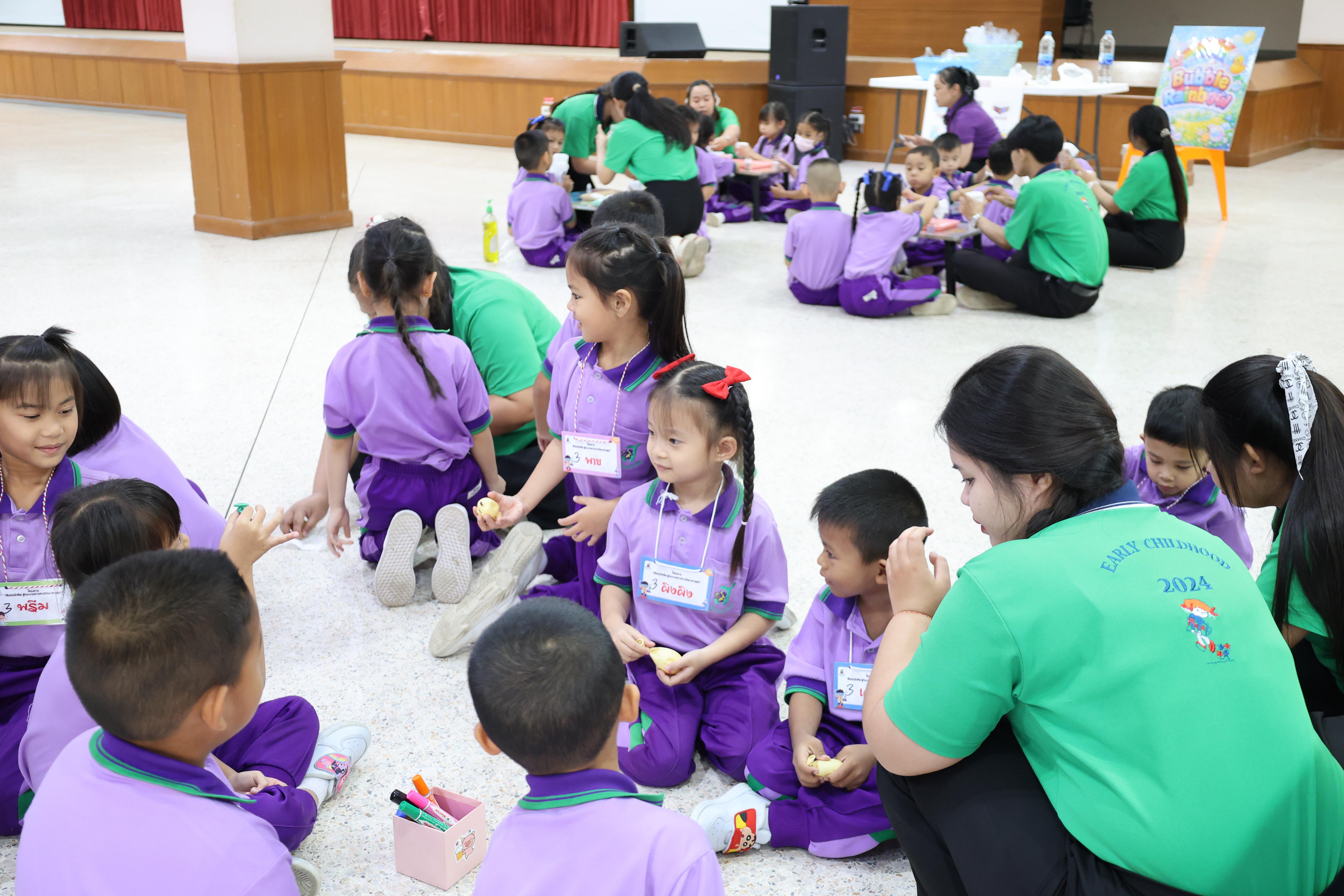 97. กิจกรรมบริการวิชาการ "โครงการสัญจรนักคิดสู่กระบวนการคิดทางวิทยาศาสตร์" โรงเรียนสาธิต (วัดวังยาง)