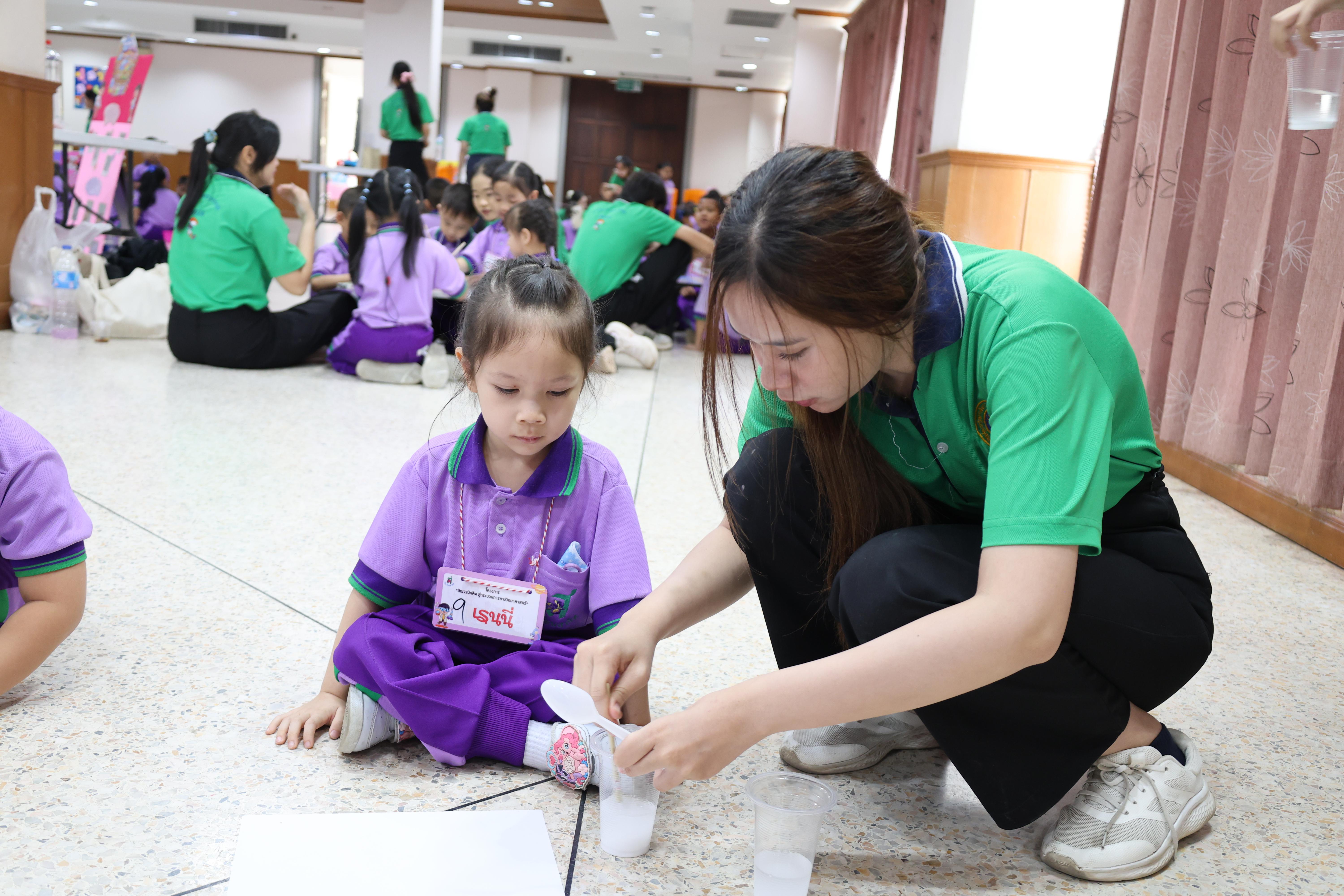 106. กิจกรรมบริการวิชาการ "โครงการสัญจรนักคิดสู่กระบวนการคิดทางวิทยาศาสตร์" โรงเรียนสาธิต (วัดวังยาง)