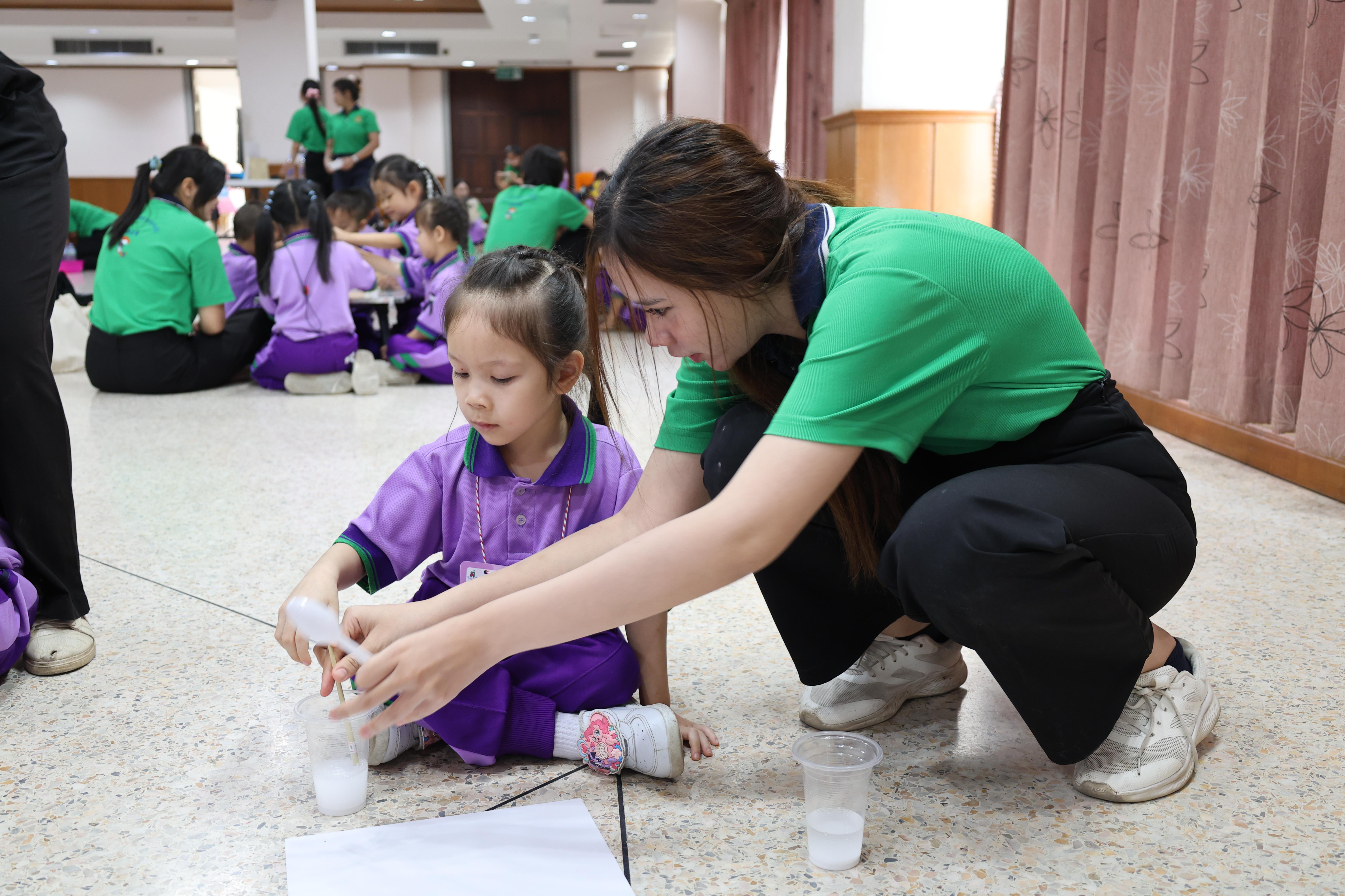 107. กิจกรรมบริการวิชาการ "โครงการสัญจรนักคิดสู่กระบวนการคิดทางวิทยาศาสตร์" โรงเรียนสาธิต (วัดวังยาง)