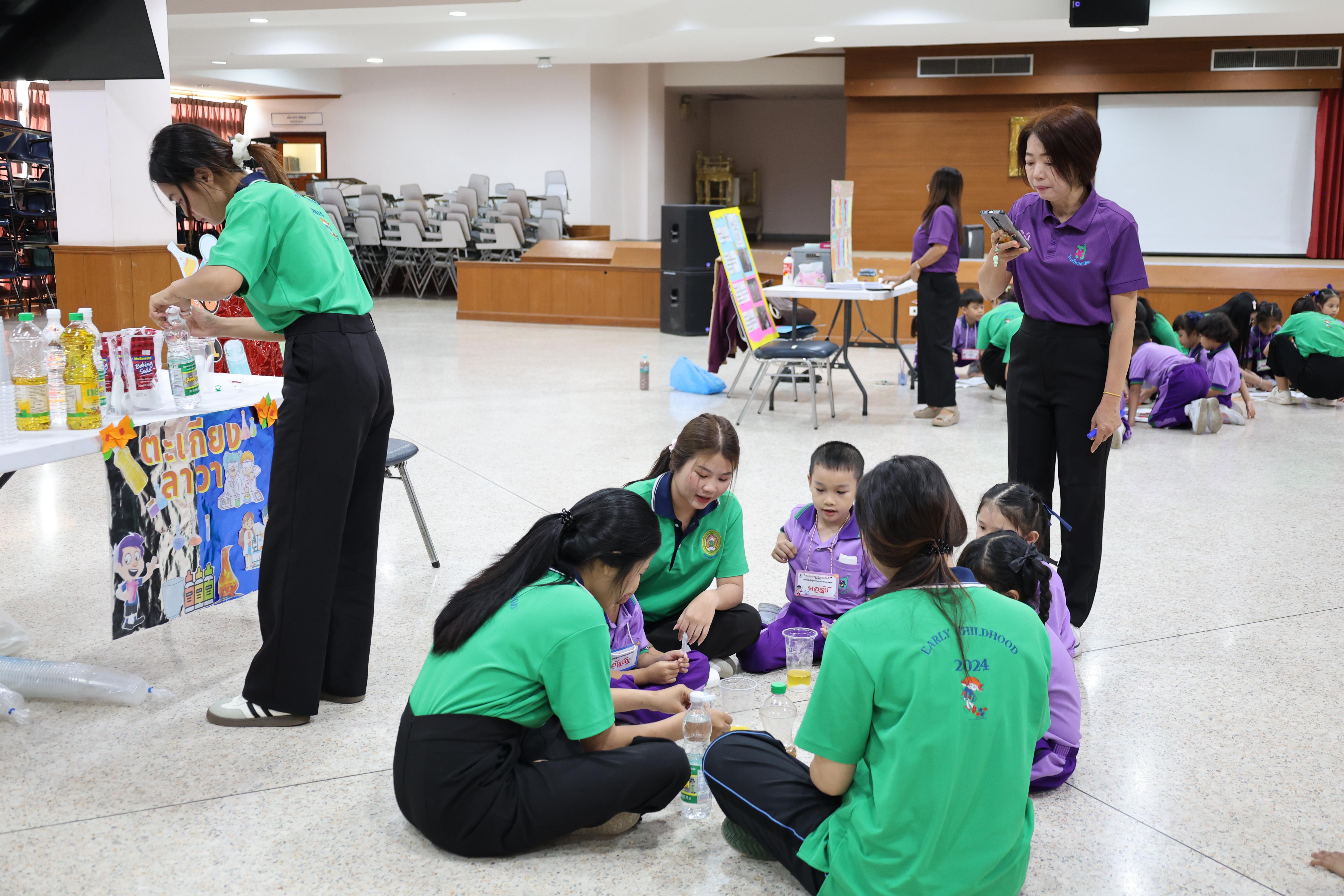 108. กิจกรรมบริการวิชาการ "โครงการสัญจรนักคิดสู่กระบวนการคิดทางวิทยาศาสตร์" โรงเรียนสาธิต (วัดวังยาง)