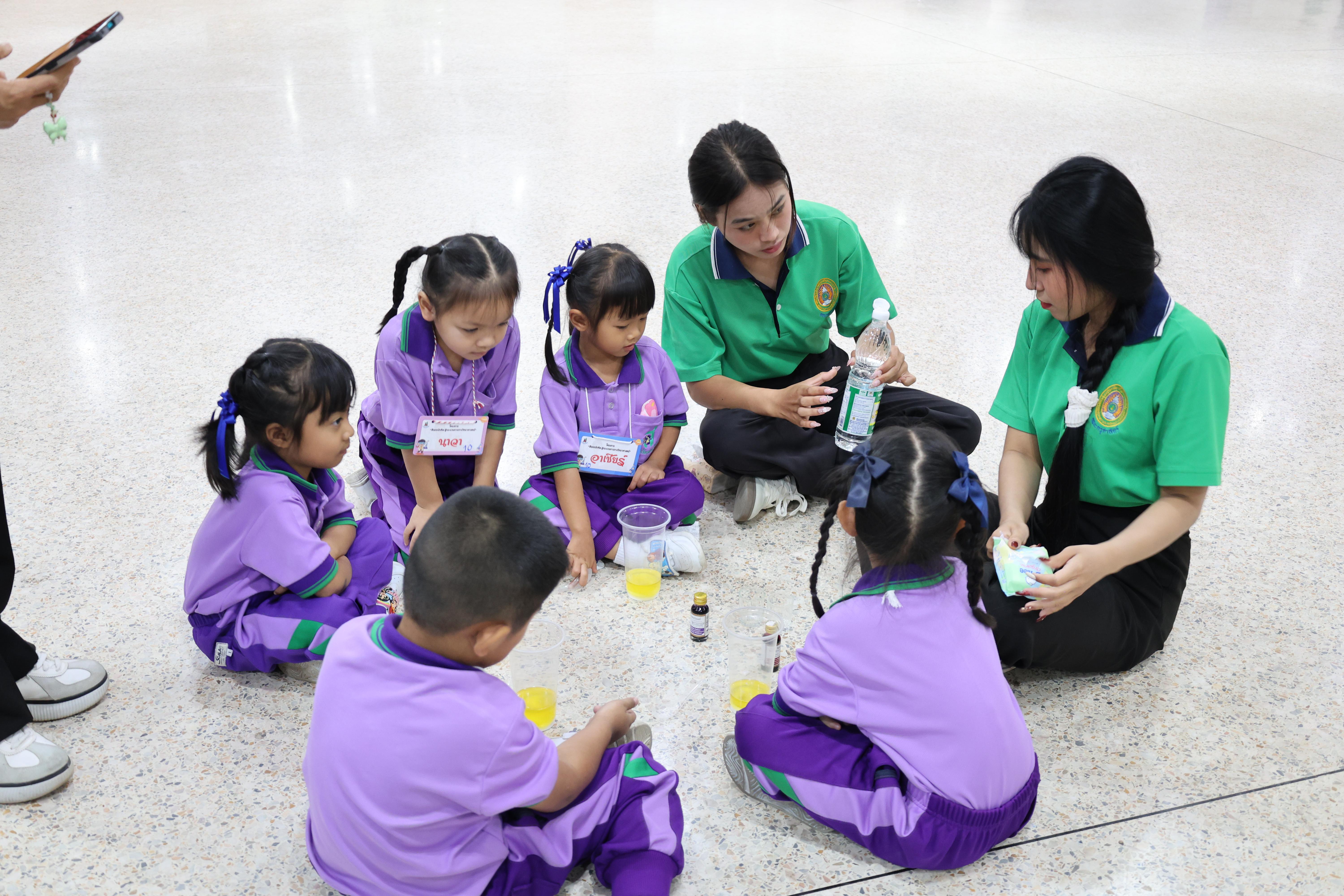 111. กิจกรรมบริการวิชาการ "โครงการสัญจรนักคิดสู่กระบวนการคิดทางวิทยาศาสตร์" โรงเรียนสาธิต (วัดวังยาง)