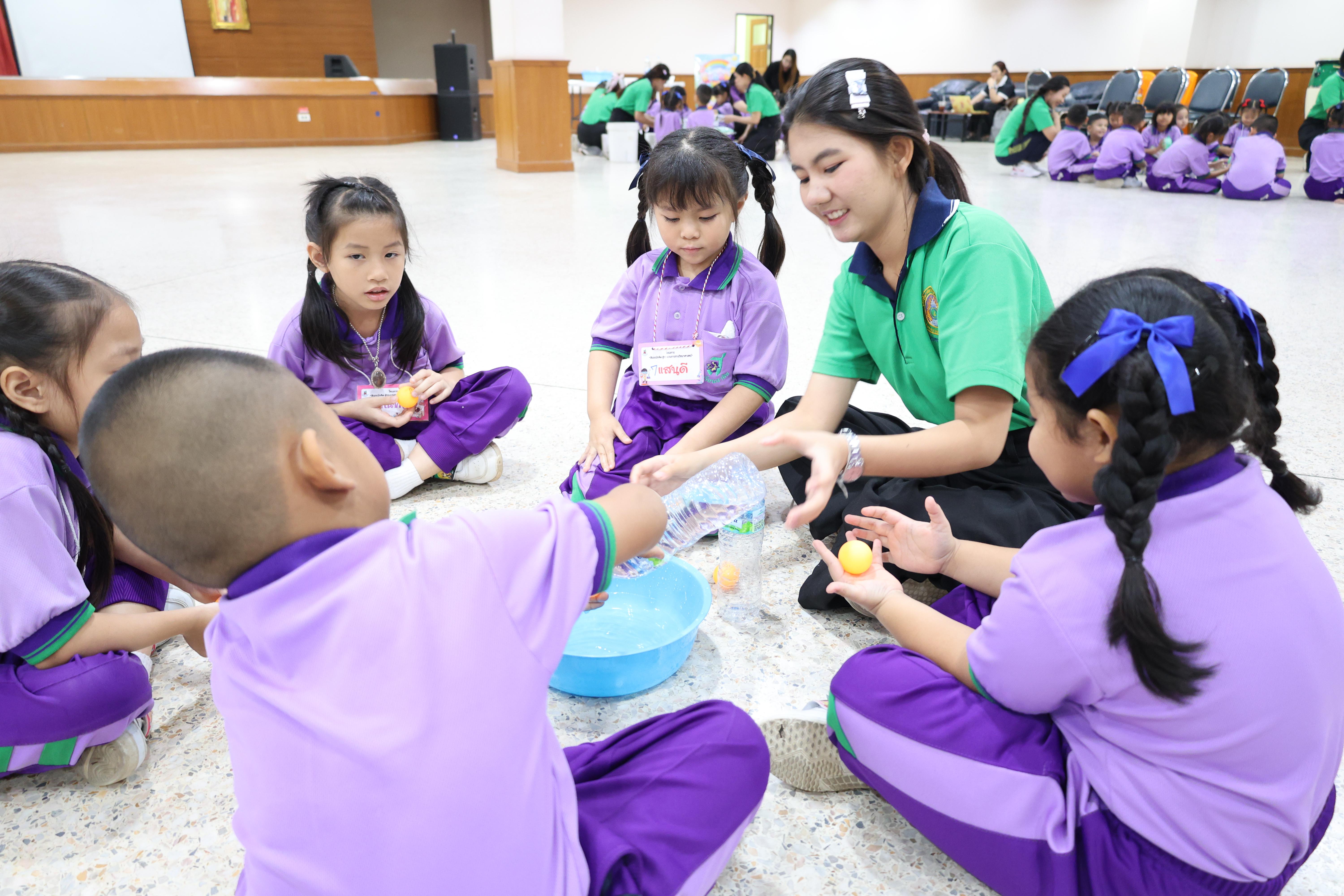 127. กิจกรรมบริการวิชาการ "โครงการสัญจรนักคิดสู่กระบวนการคิดทางวิทยาศาสตร์" โรงเรียนสาธิต (วัดวังยาง)