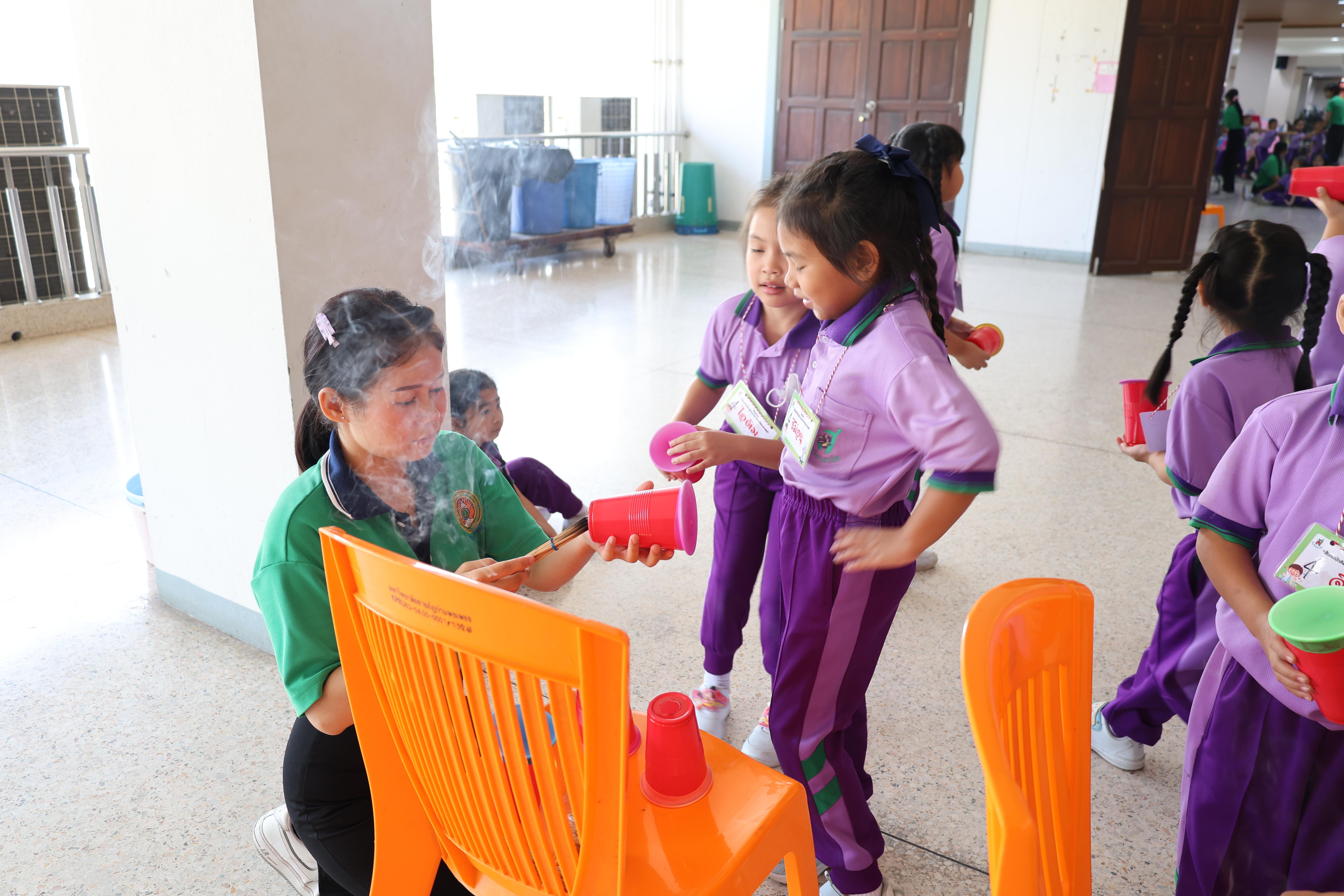 134. กิจกรรมบริการวิชาการ "โครงการสัญจรนักคิดสู่กระบวนการคิดทางวิทยาศาสตร์" โรงเรียนสาธิต (วัดวังยาง)