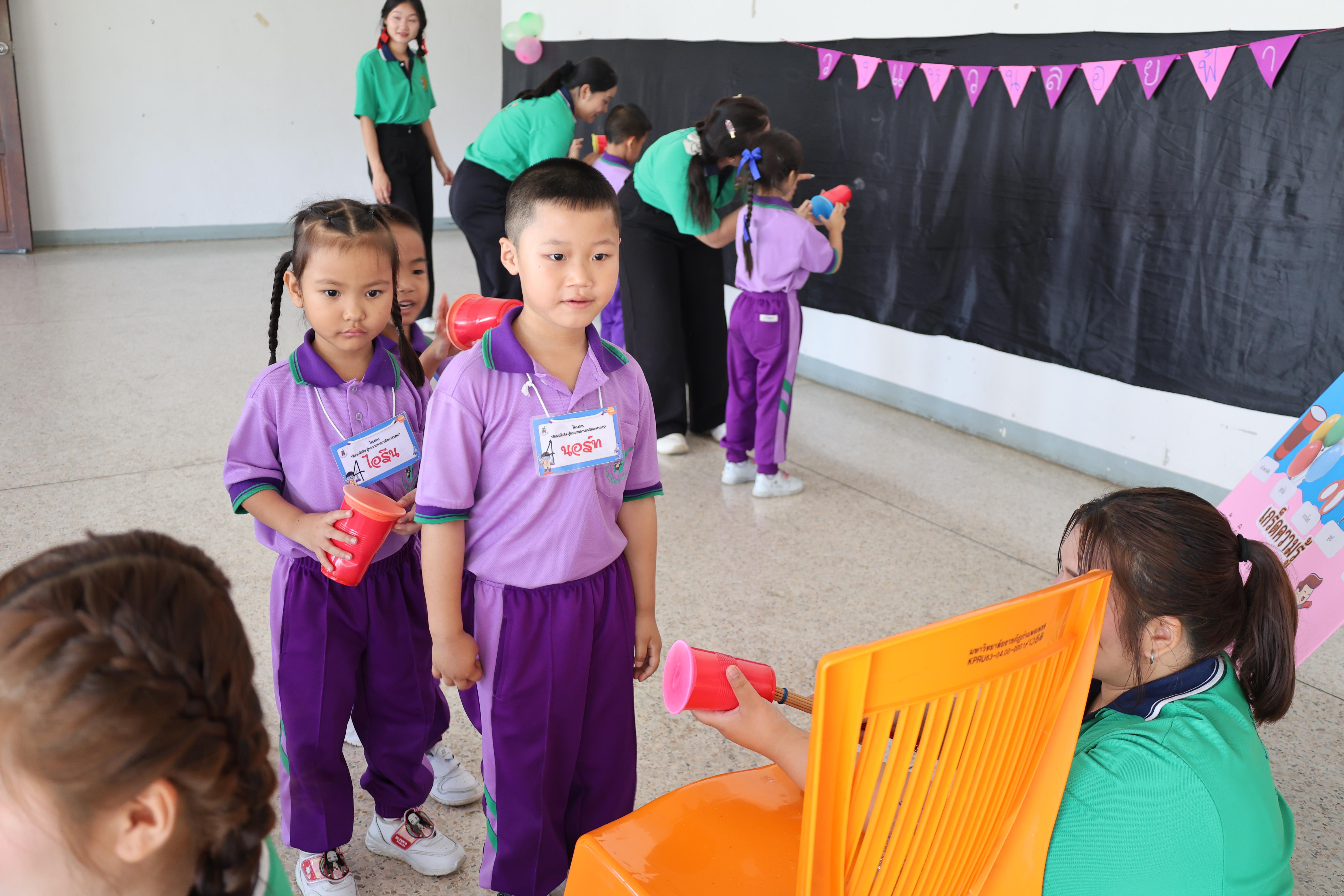 135. กิจกรรมบริการวิชาการ "โครงการสัญจรนักคิดสู่กระบวนการคิดทางวิทยาศาสตร์" โรงเรียนสาธิต (วัดวังยาง)