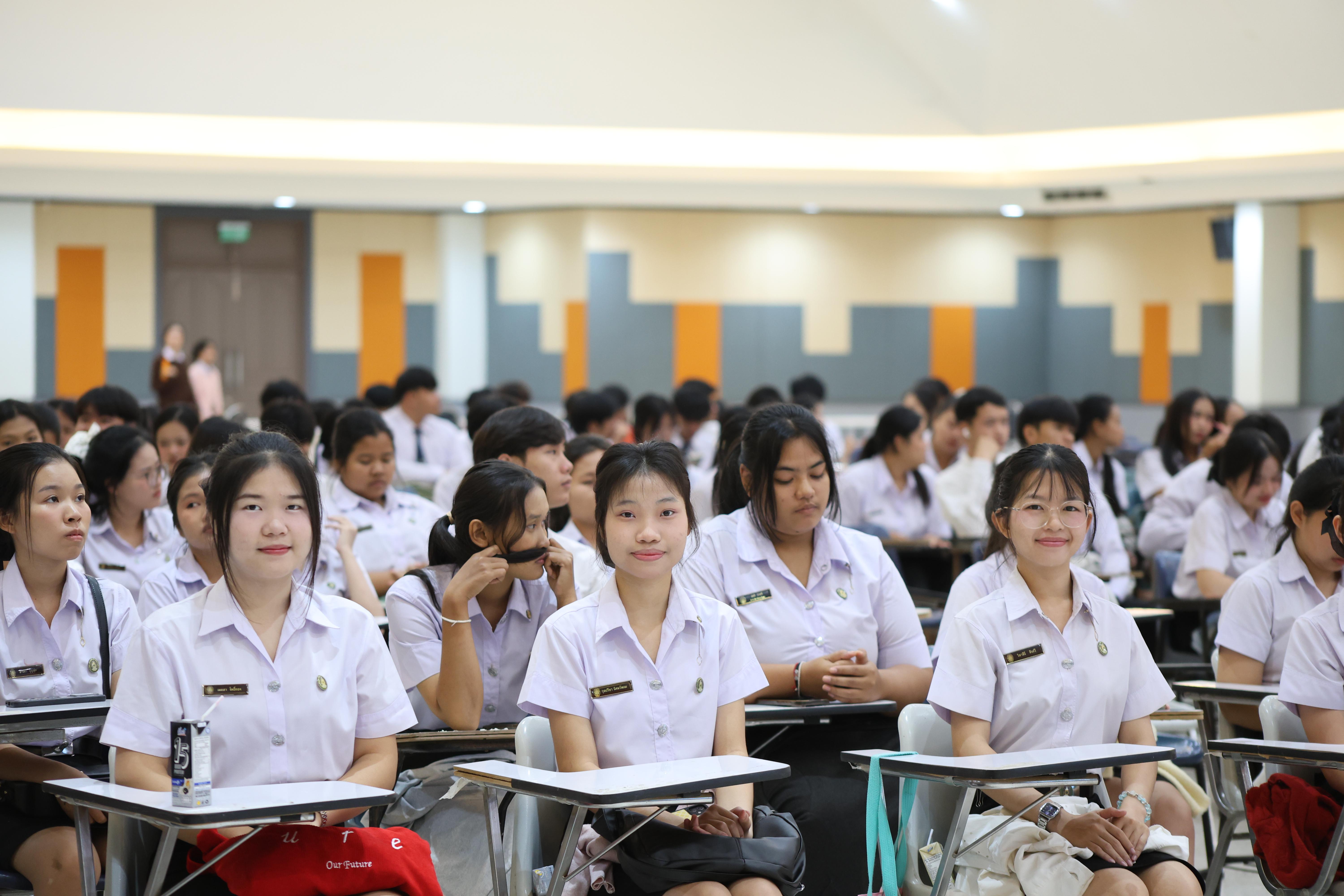 5. กิจกรรมปฐมนิเทศนักศึกษาก่อนออกฝึกประสบการณ์วิชาชีพครู ขั้นปฏิบัติการสอนในสถานศึกษา 2