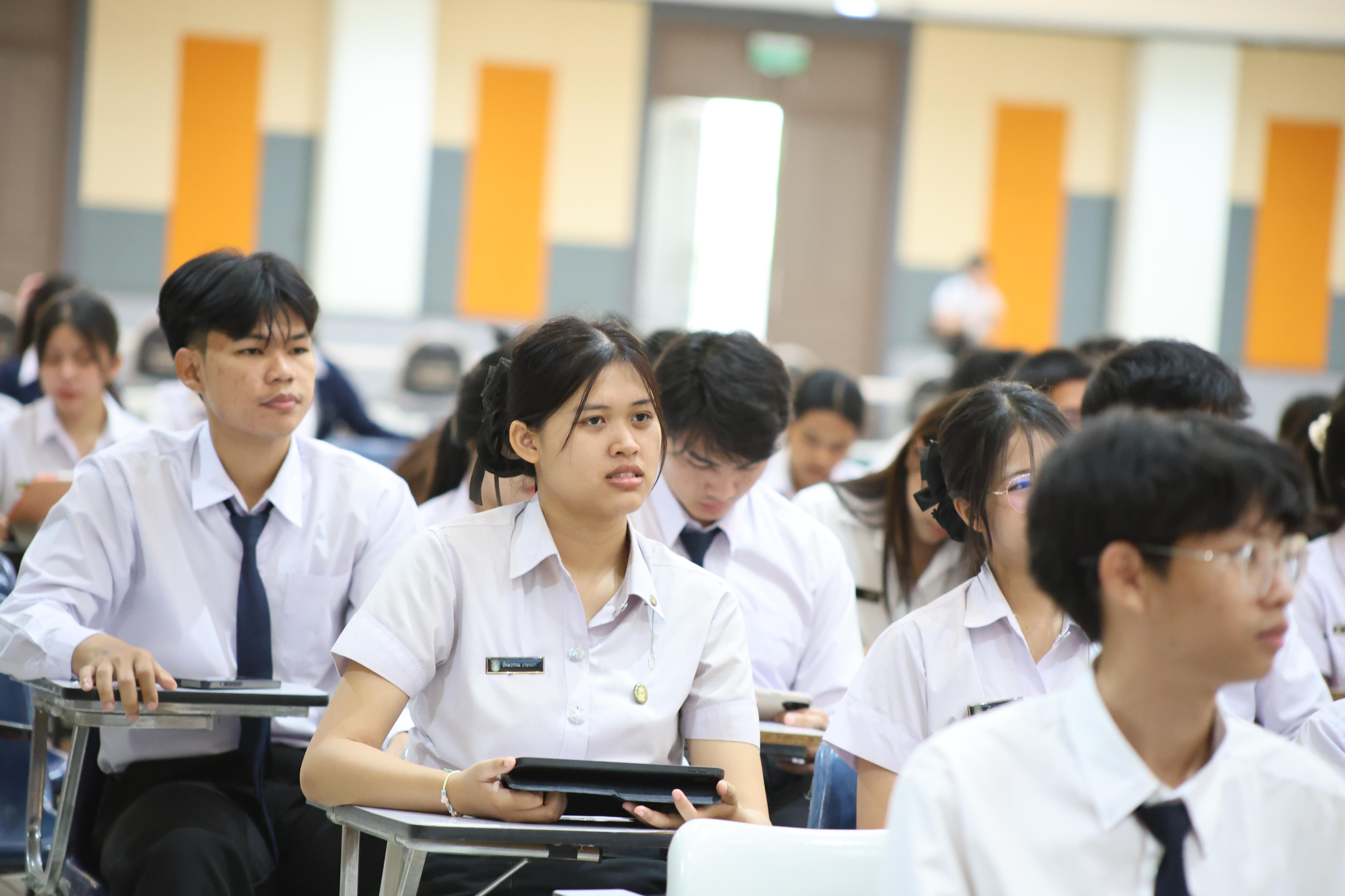 10. กิจกรรมปฐมนิเทศนักศึกษาก่อนออกฝึกประสบการณ์วิชาชีพครู ขั้นปฏิบัติการสอนในสถานศึกษา 2