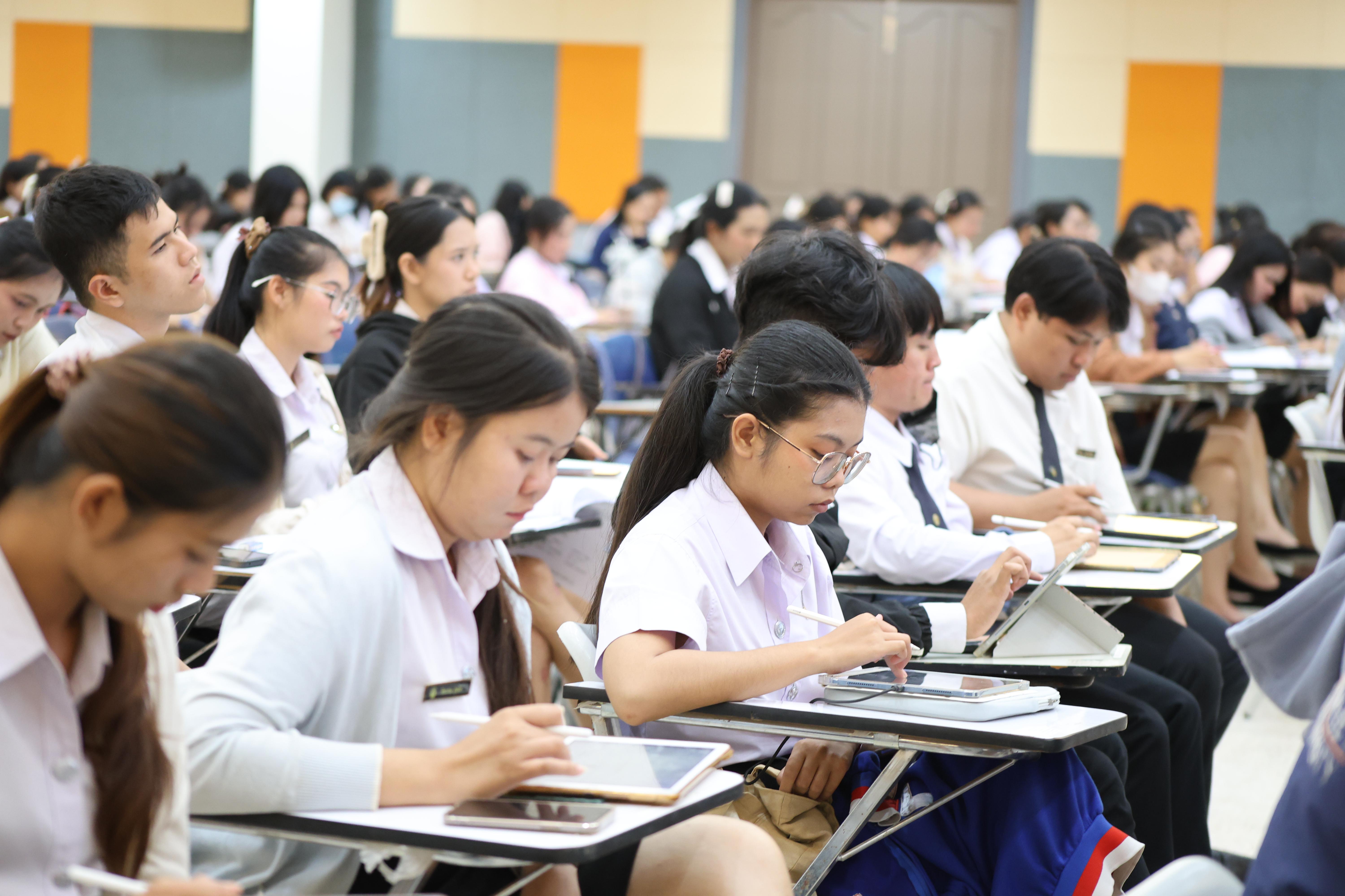 9. กิจกรรมติวสอบบรรจุครูผู้ช่วย ด้านภาษาไทย