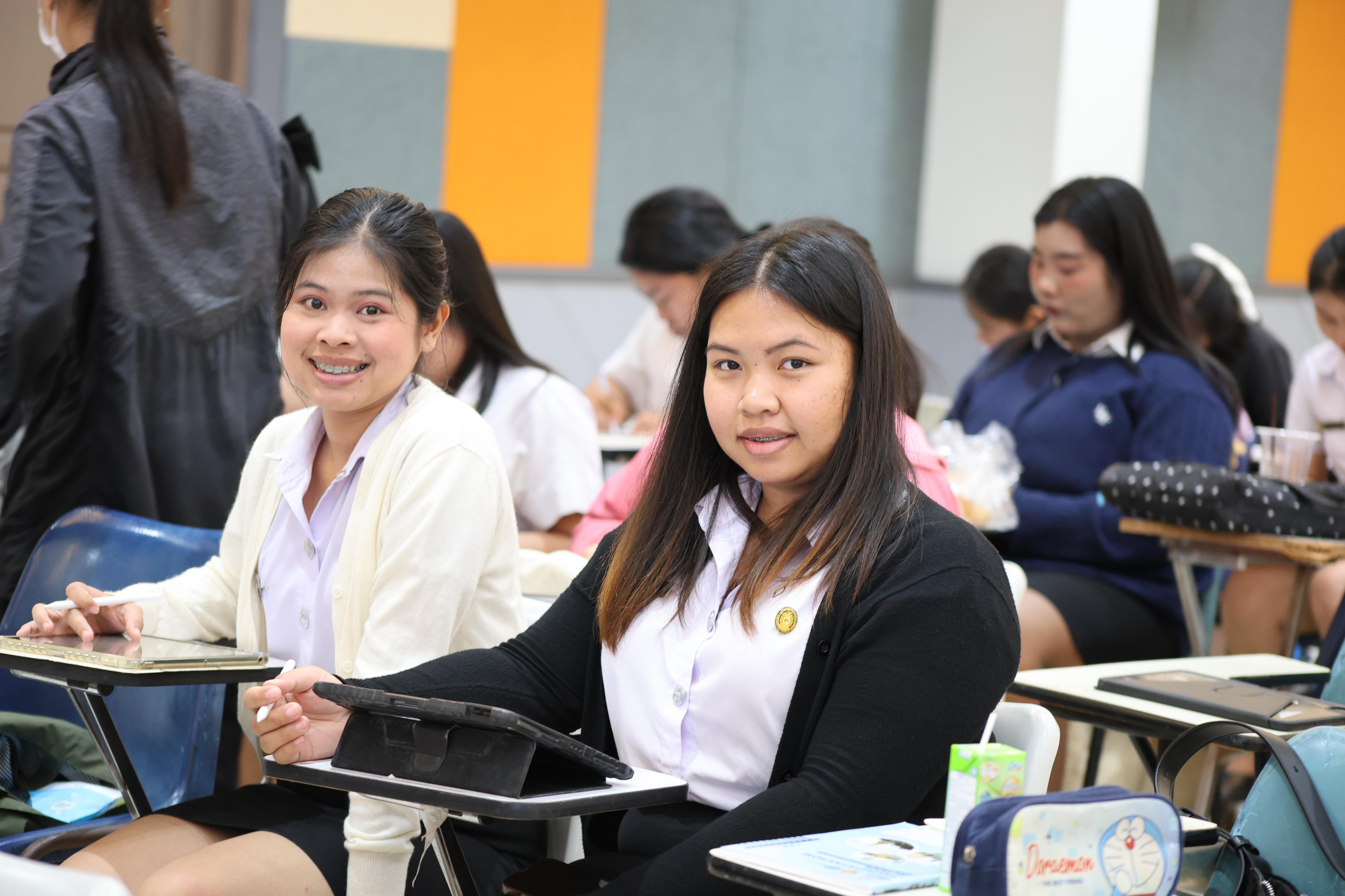 10. กิจกรรมติวสอบบรรจุครูผู้ช่วย ด้านภาษาไทย