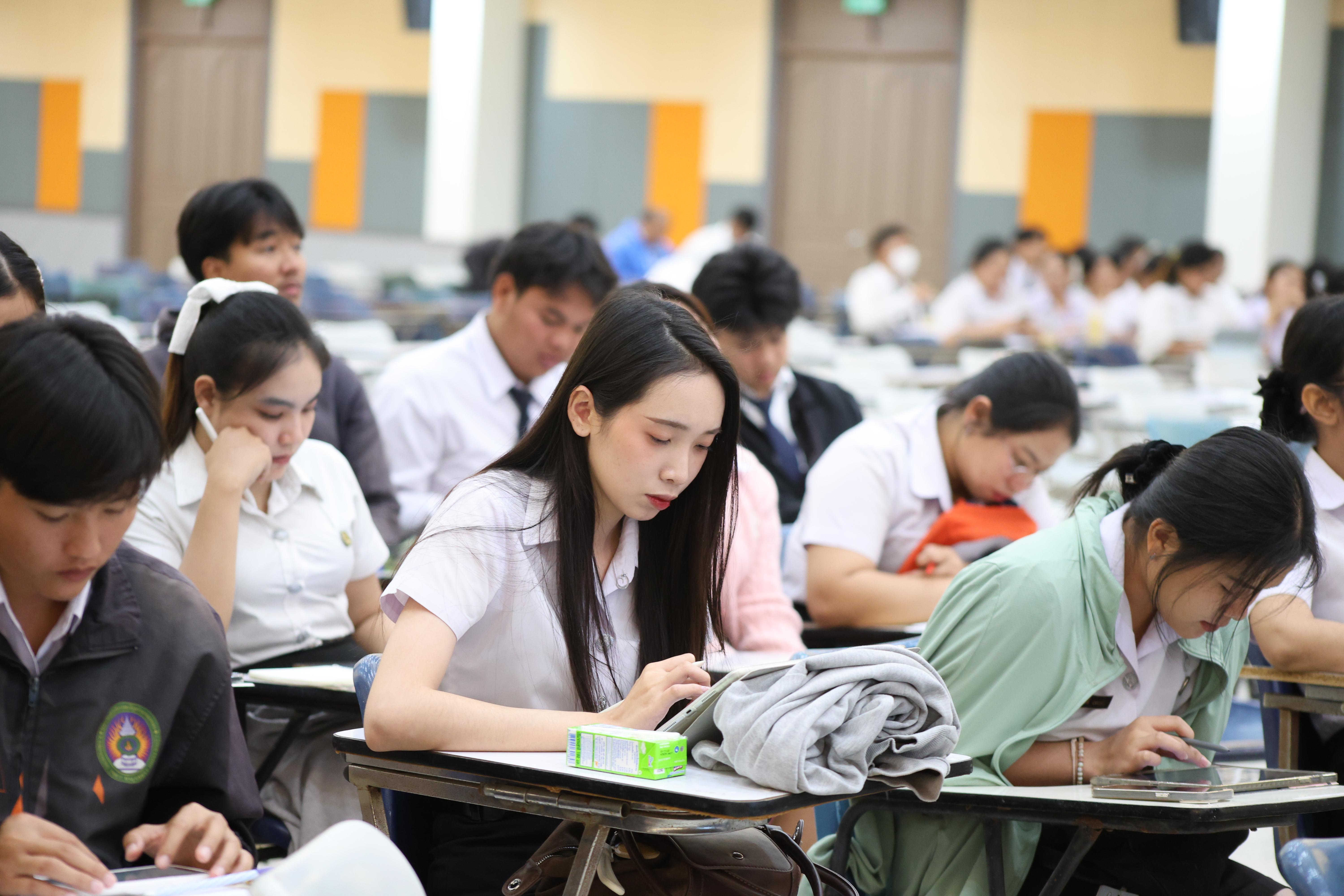 11. กิจกรรมติวสอบบรรจุครูผู้ช่วย ด้านภาษาไทย