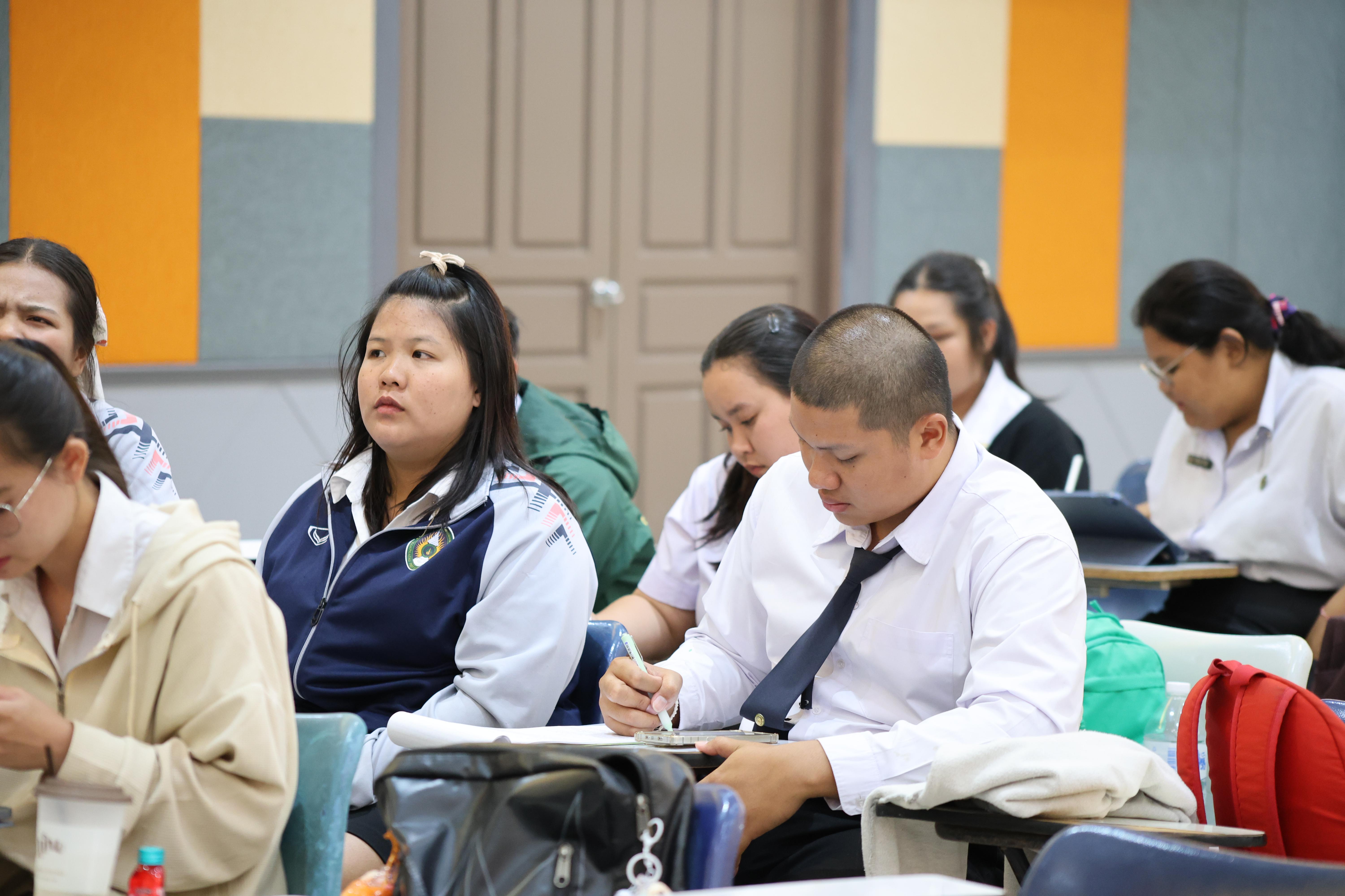 16. กิจกรรมติวสอบบรรจุครูผู้ช่วย ด้านภาษาไทย