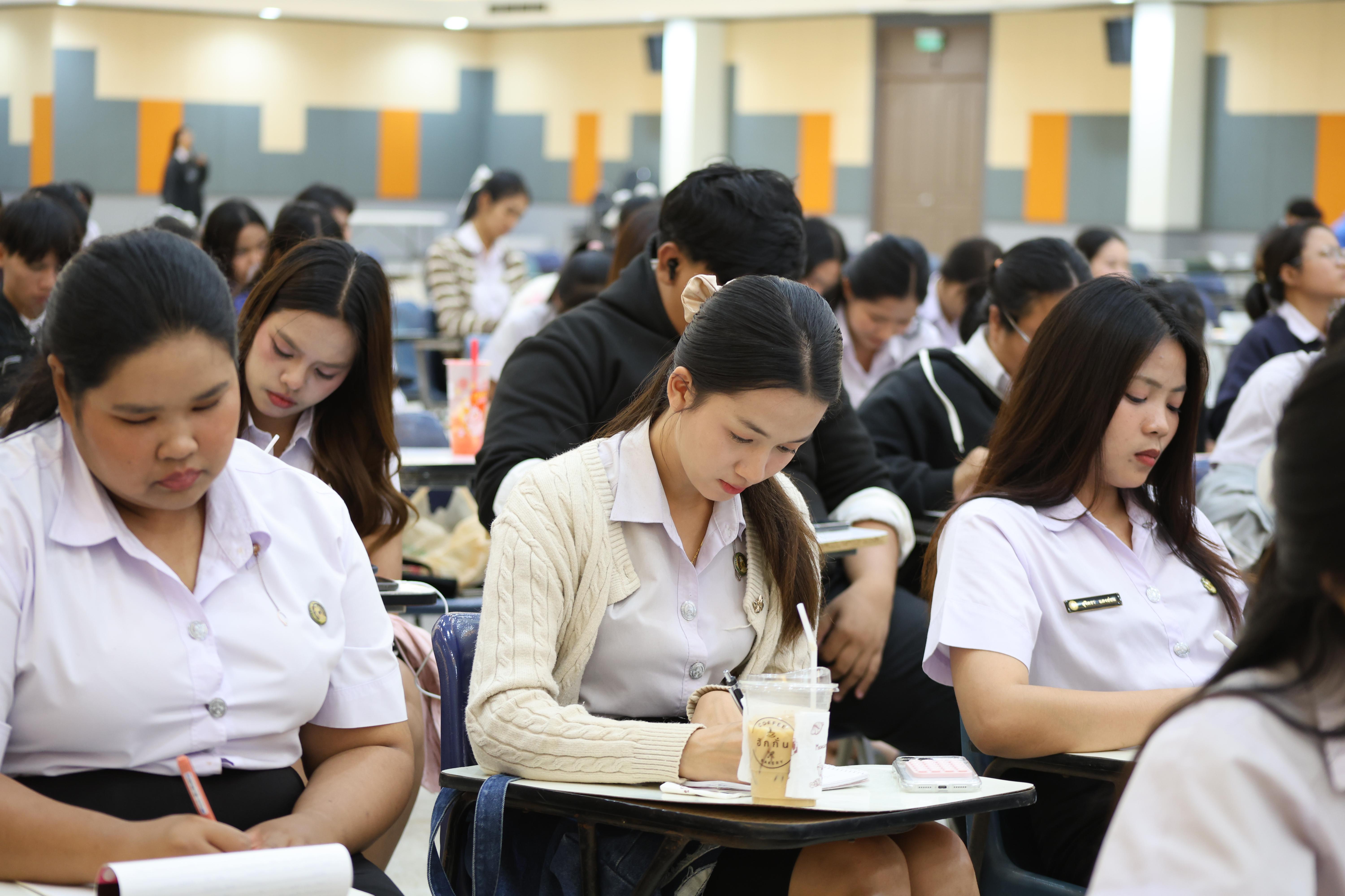 18. กิจกรรมติวสอบบรรจุครูผู้ช่วย ด้านภาษาไทย