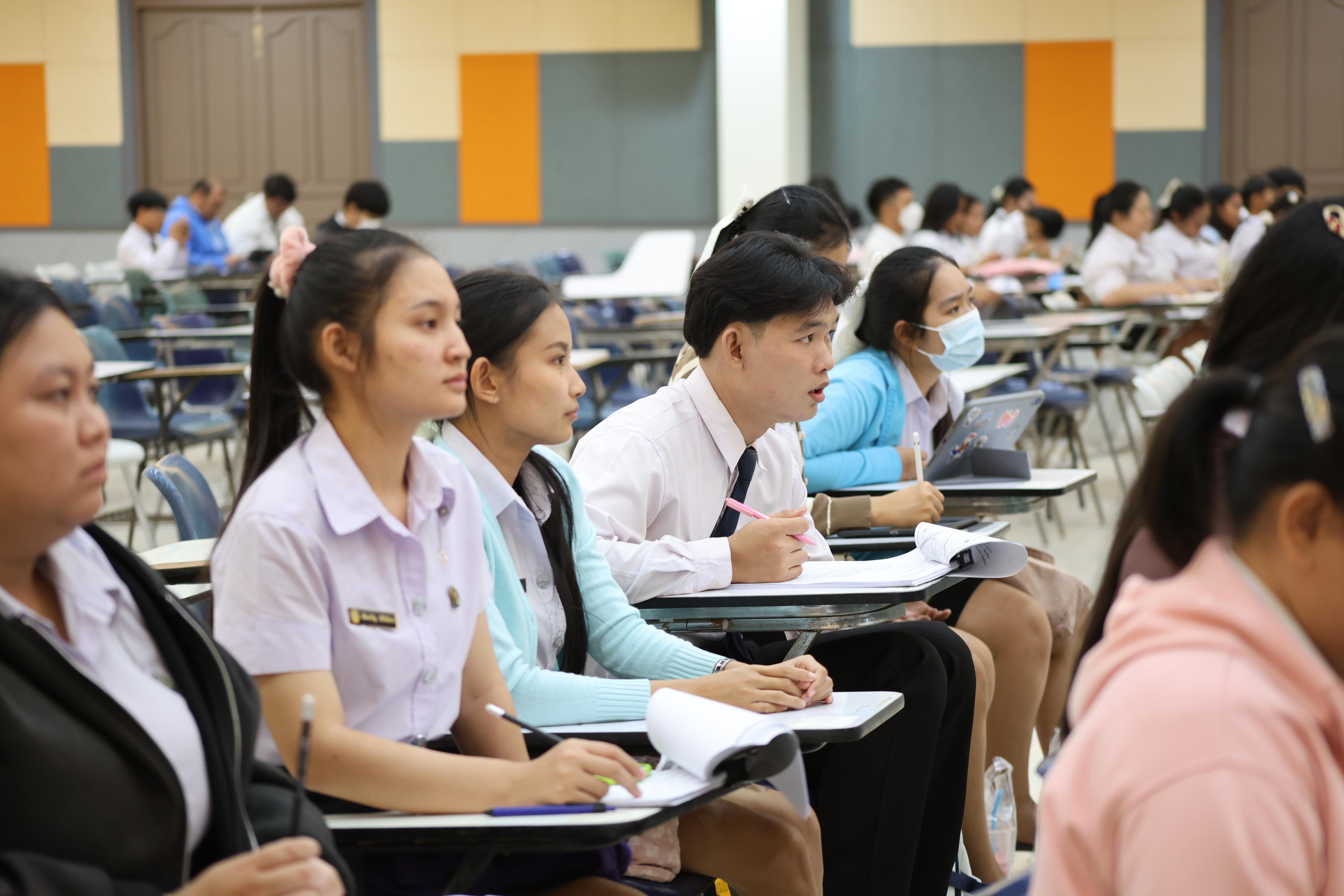 24. กิจกรรมติวสอบบรรจุครูผู้ช่วย ด้านภาษาไทย