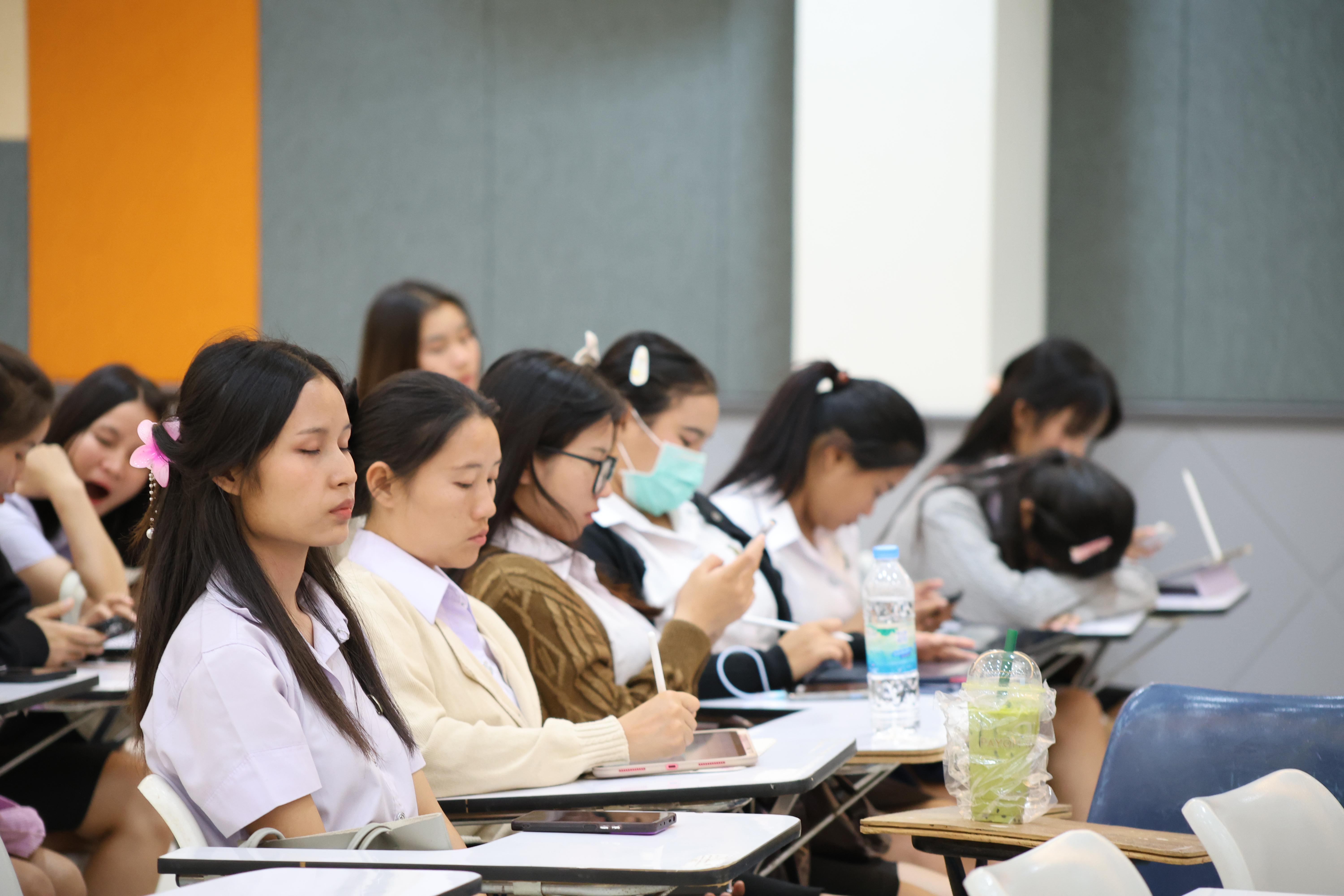 30. กิจกรรมติวสอบบรรจุครูผู้ช่วย ด้านภาษาไทย