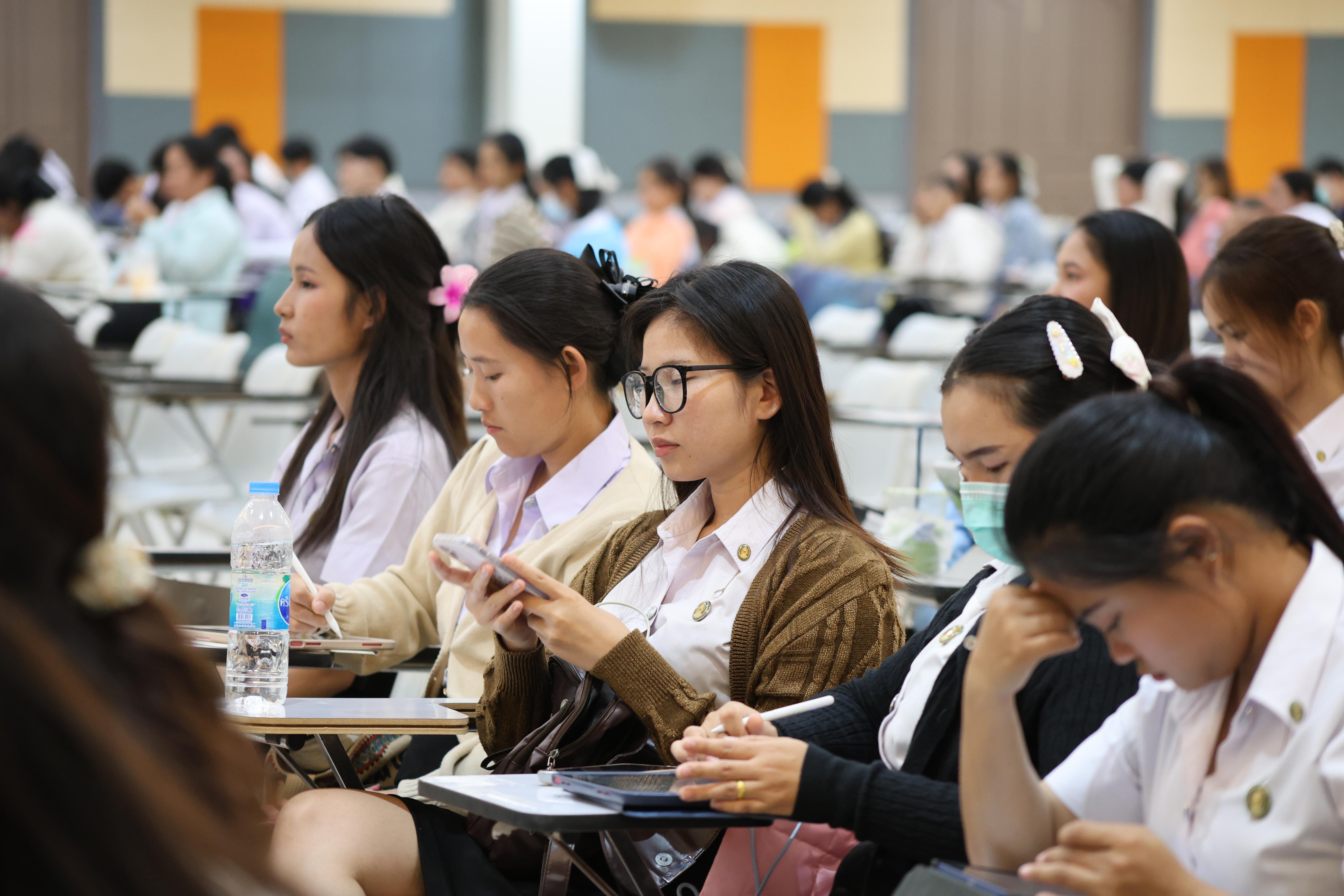 44. กิจกรรมติวสอบบรรจุครูผู้ช่วย ด้านภาษาไทย