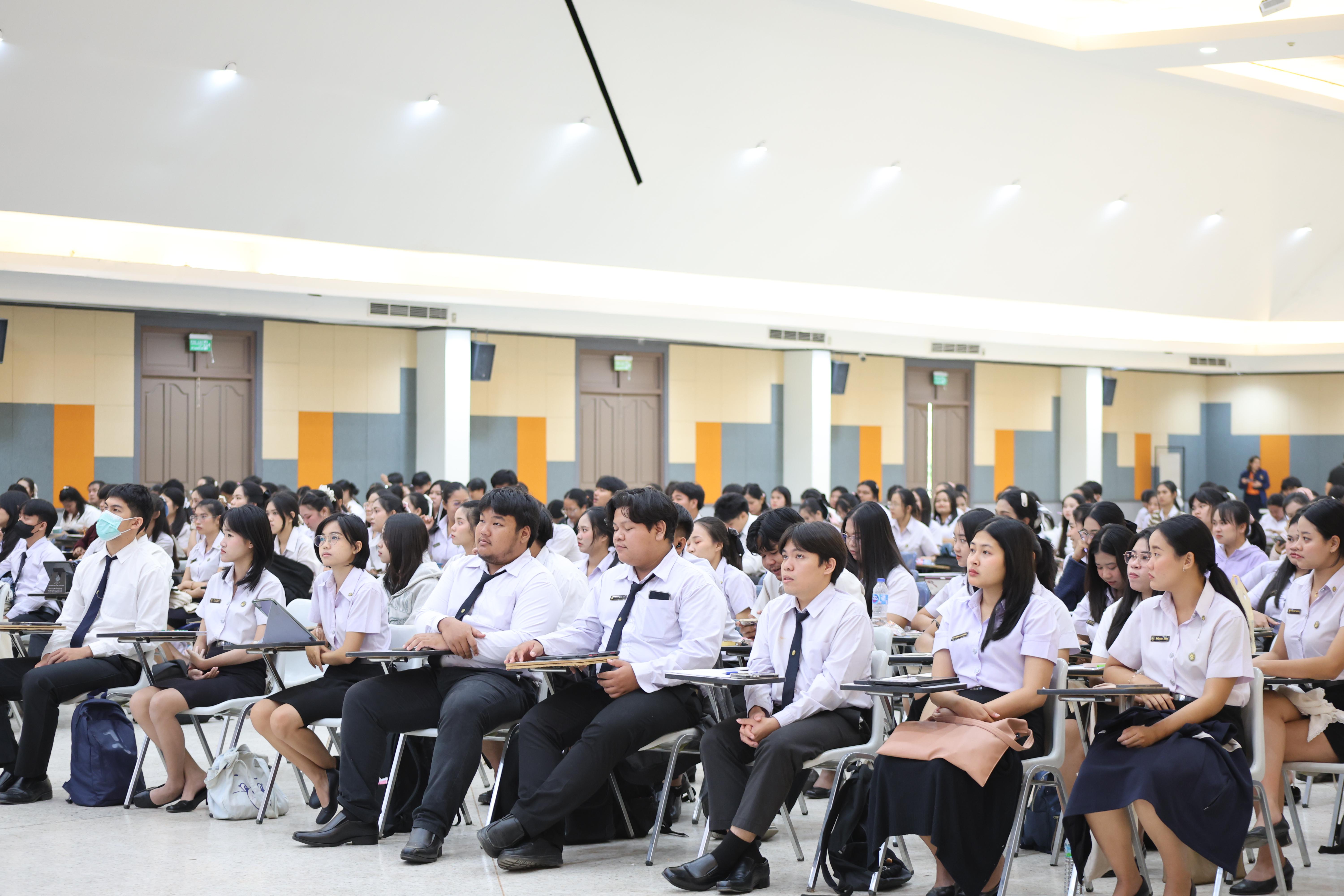 9. กิจกรรมติวสอบบรรจุครูผู้ช่วย ด้านทักษะภาษาอังกฤษ