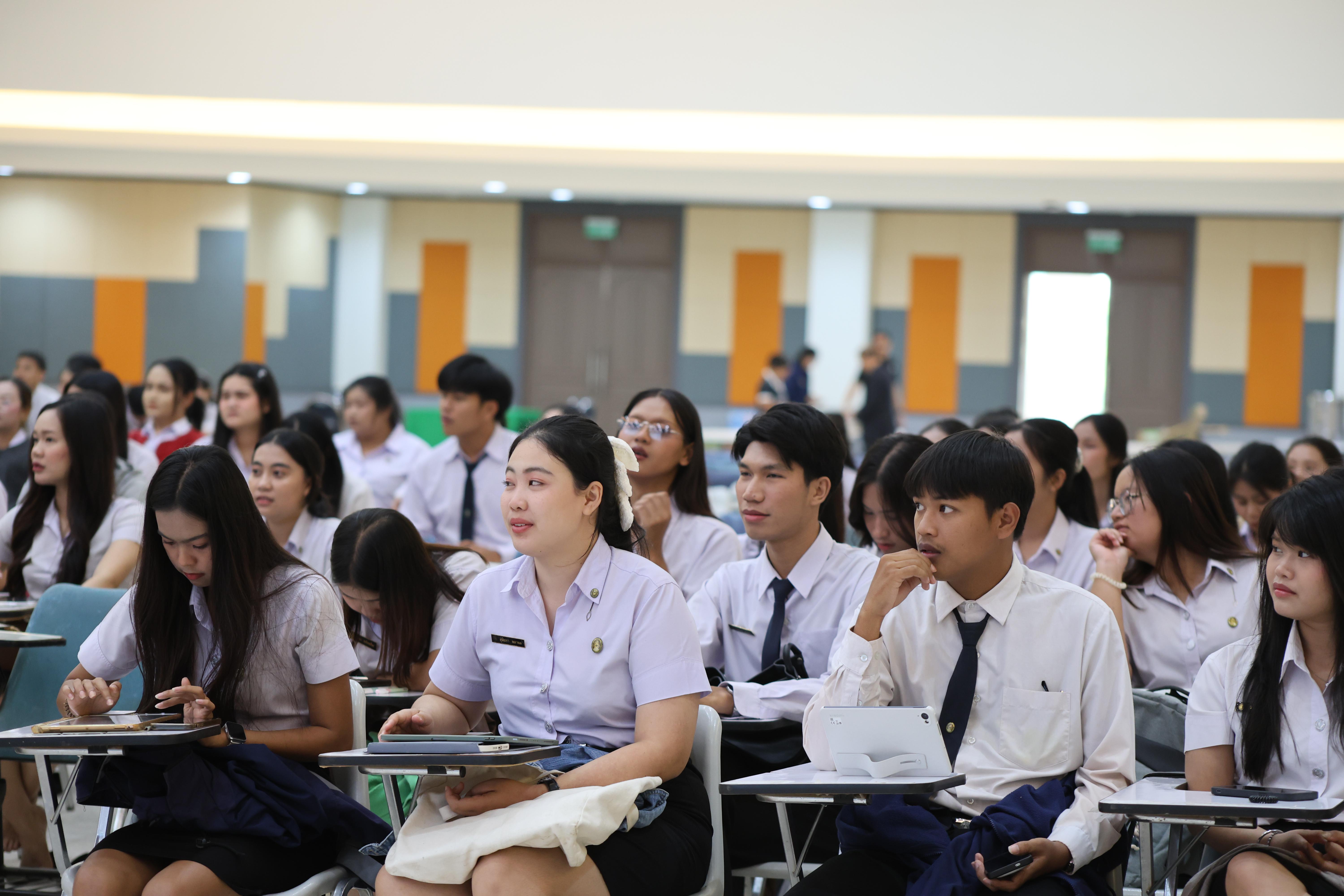 11. กิจกรรมติวสอบบรรจุครูผู้ช่วย ด้านทักษะภาษาอังกฤษ