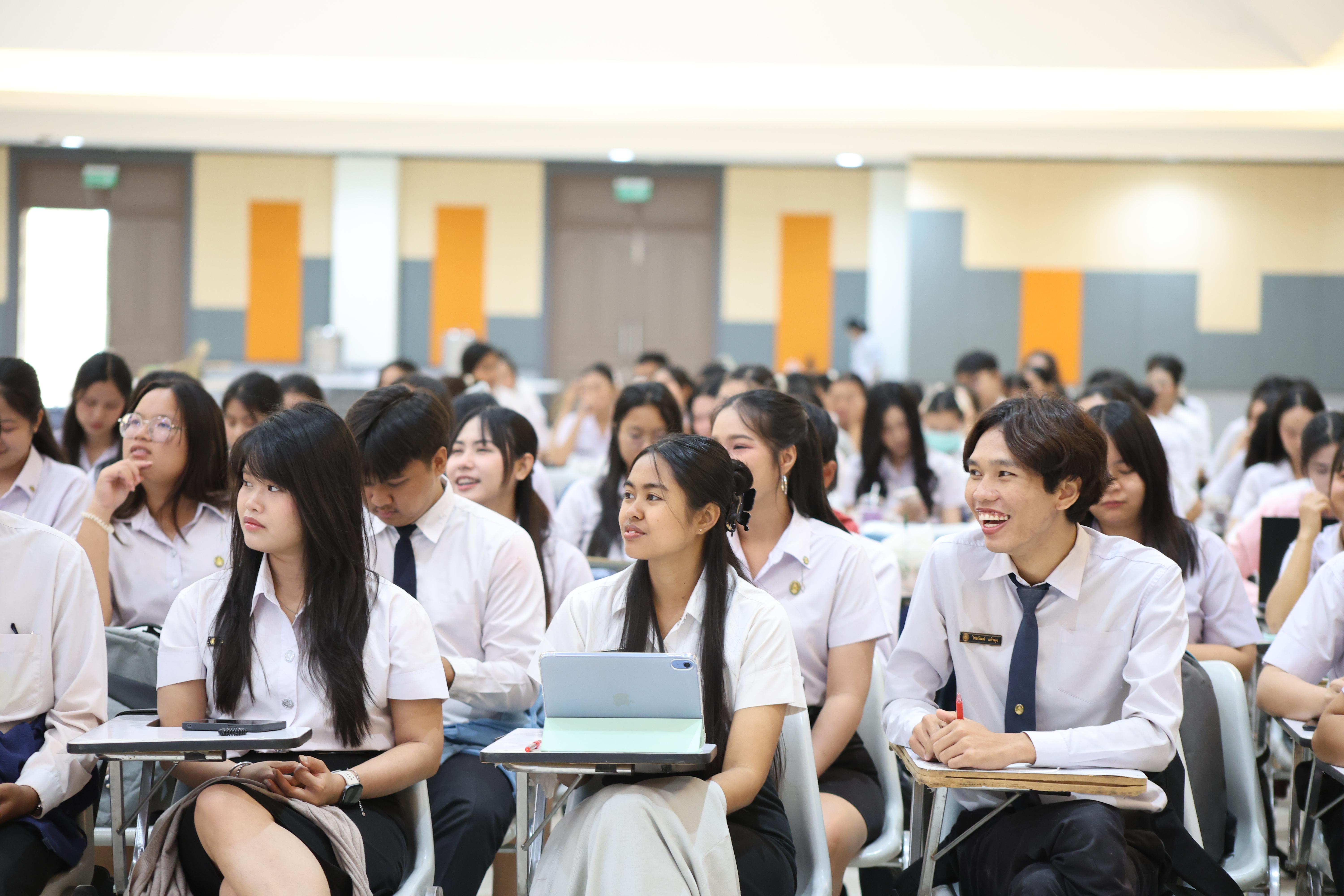 12. กิจกรรมติวสอบบรรจุครูผู้ช่วย ด้านทักษะภาษาอังกฤษ