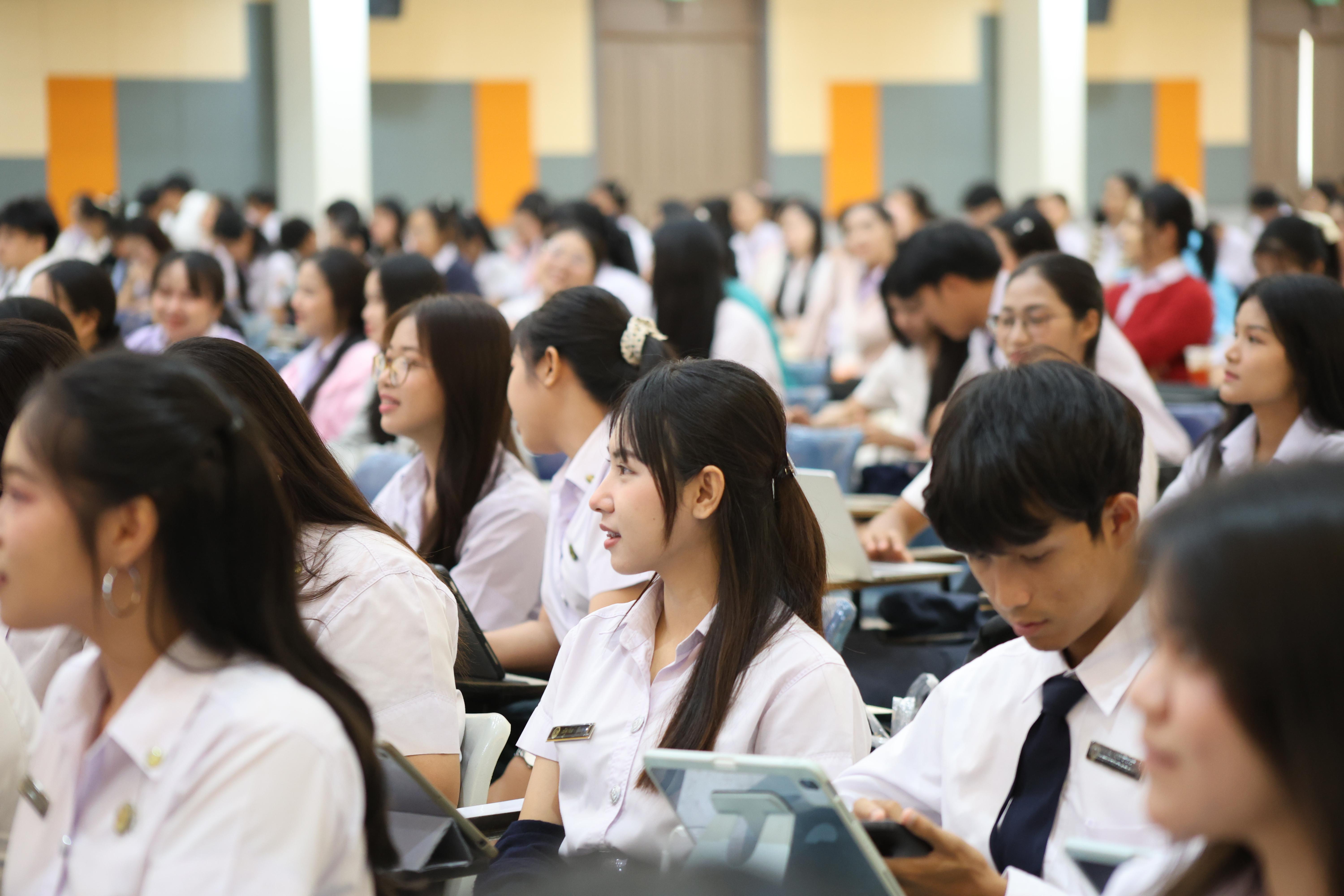 15. กิจกรรมติวสอบบรรจุครูผู้ช่วย ด้านทักษะภาษาอังกฤษ