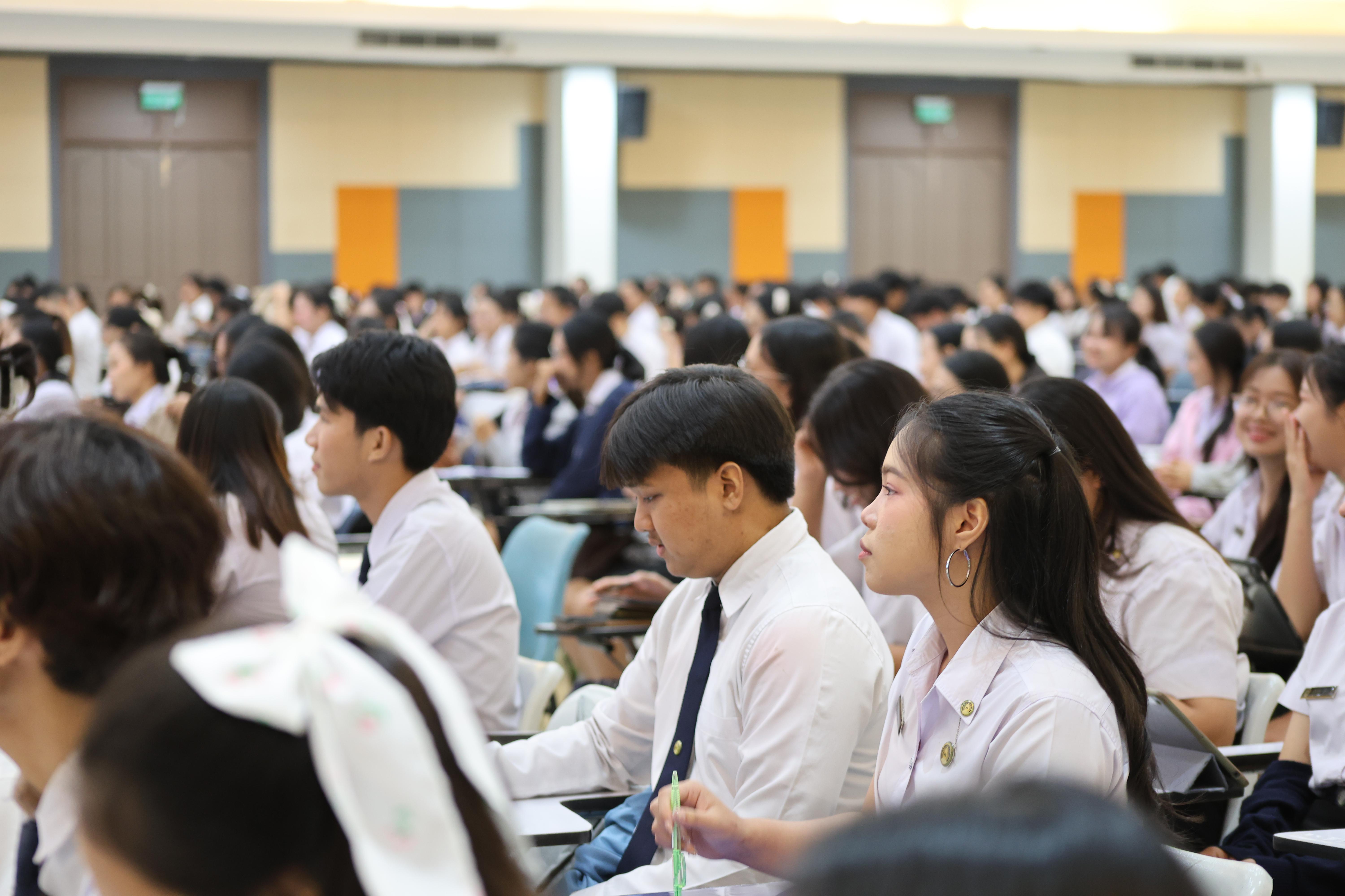 16. กิจกรรมติวสอบบรรจุครูผู้ช่วย ด้านทักษะภาษาอังกฤษ