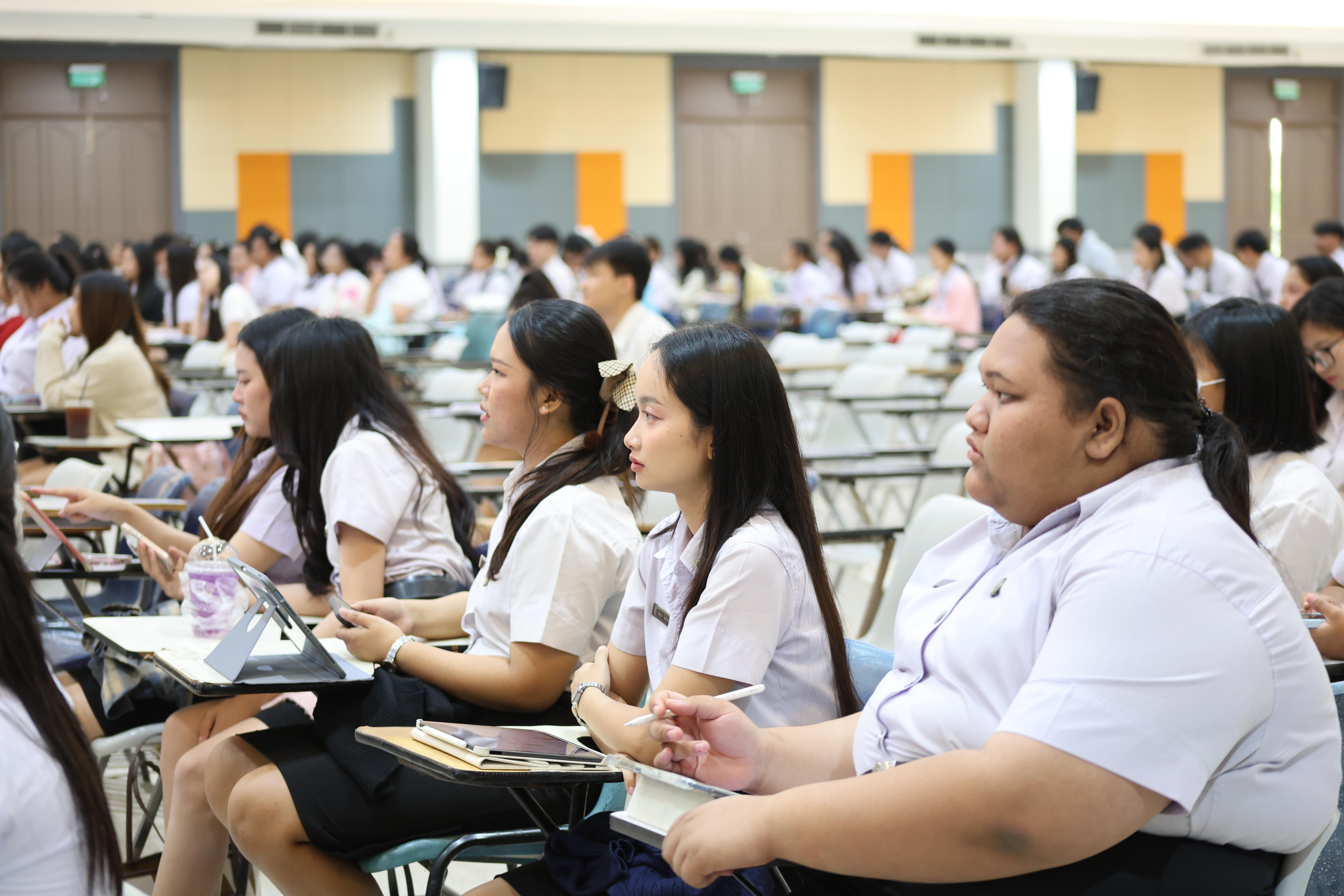 26. กิจกรรมติวสอบบรรจุครูผู้ช่วย ด้านทักษะภาษาอังกฤษ