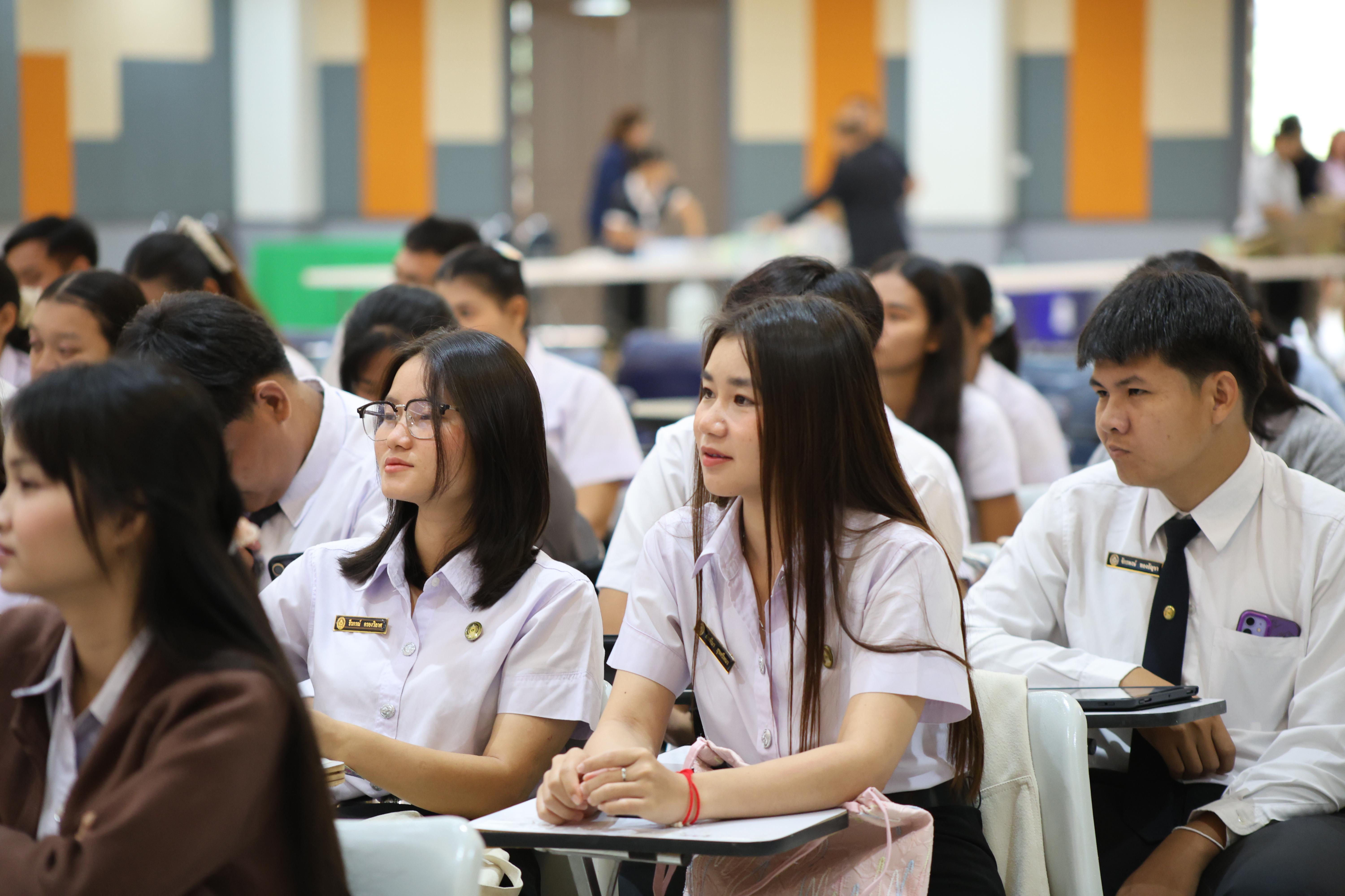 28. กิจกรรมติวสอบบรรจุครูผู้ช่วย ด้านทักษะภาษาอังกฤษ