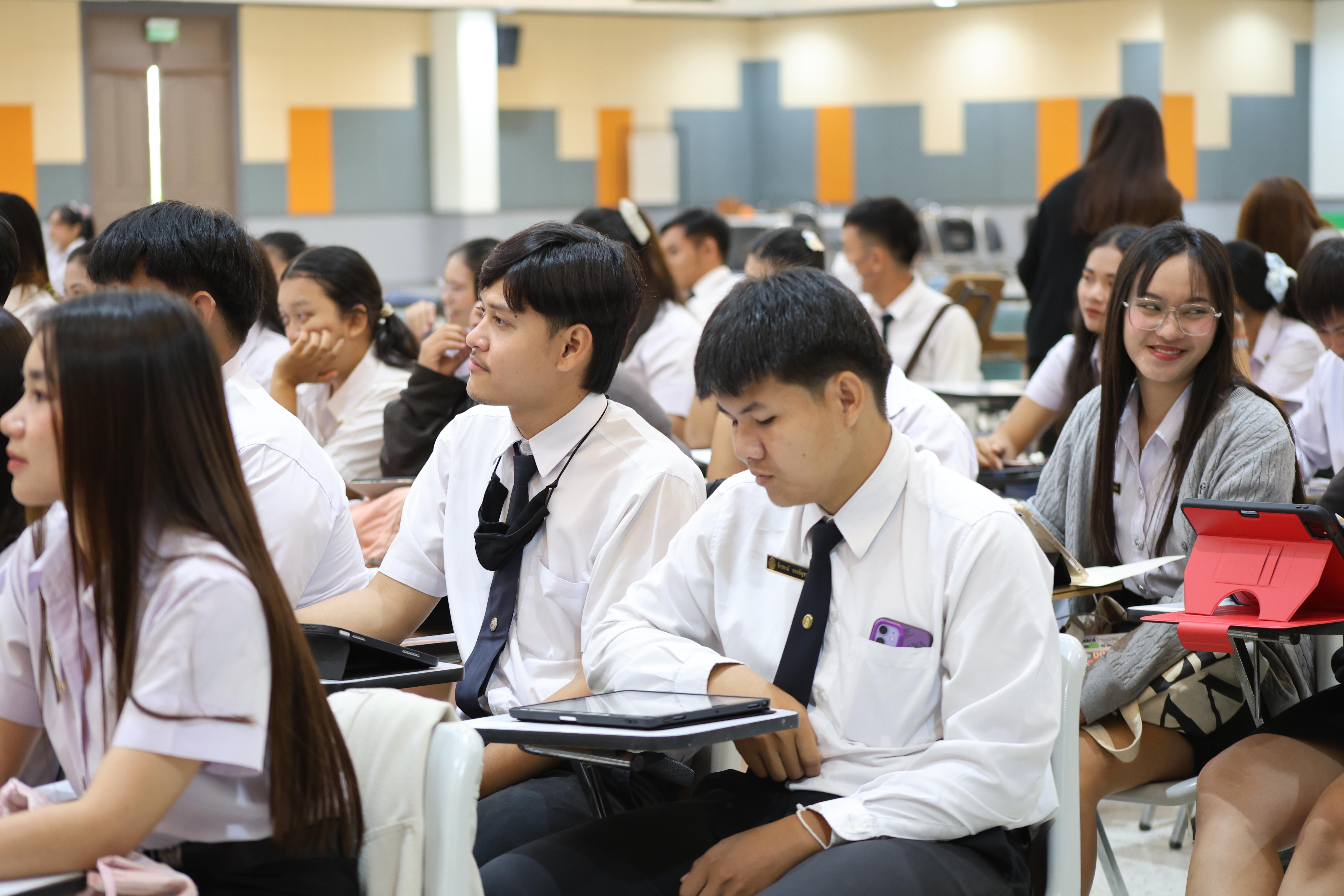 32. กิจกรรมติวสอบบรรจุครูผู้ช่วย ด้านทักษะภาษาอังกฤษ