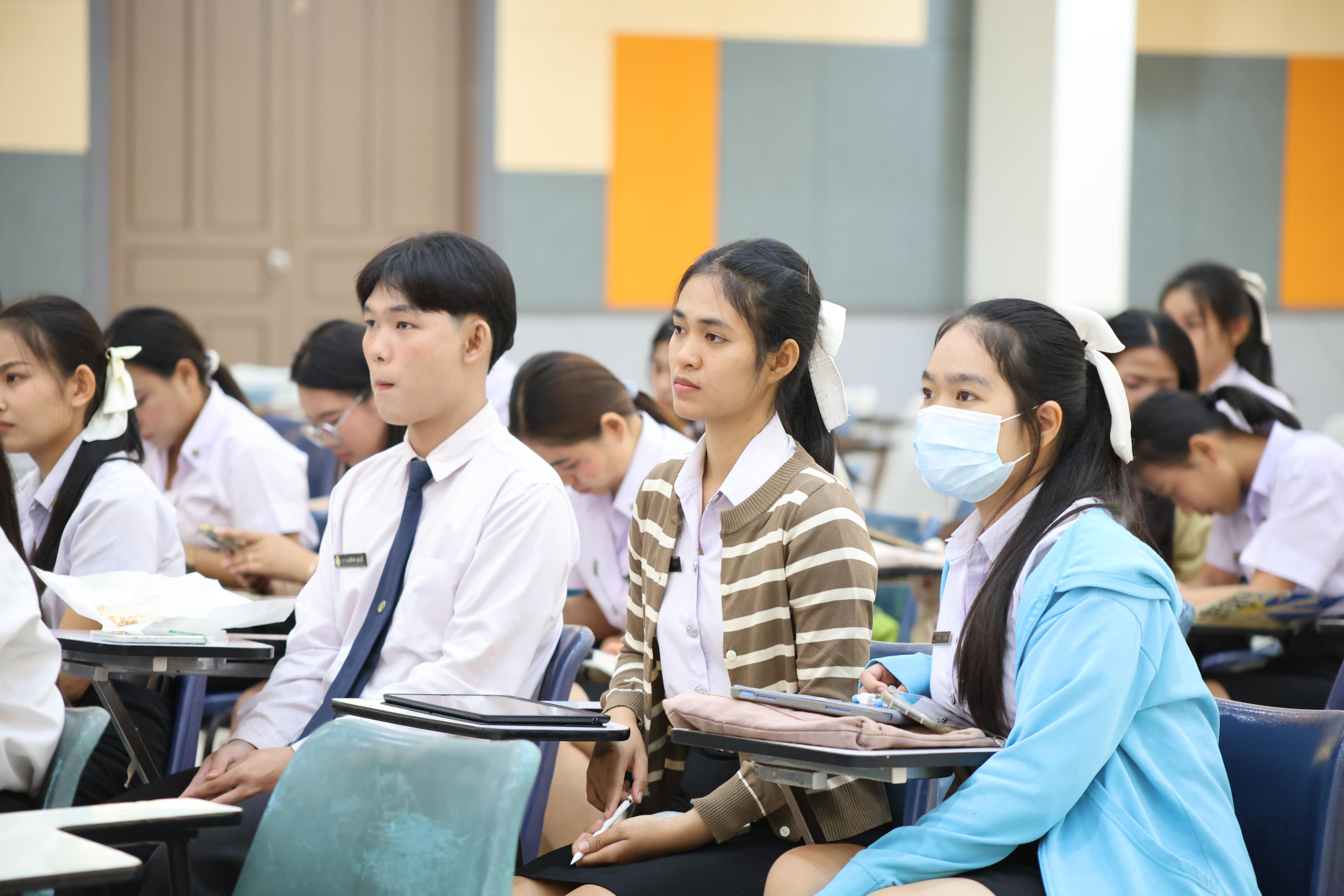 37. กิจกรรมติวสอบบรรจุครูผู้ช่วย ด้านทักษะภาษาอังกฤษ