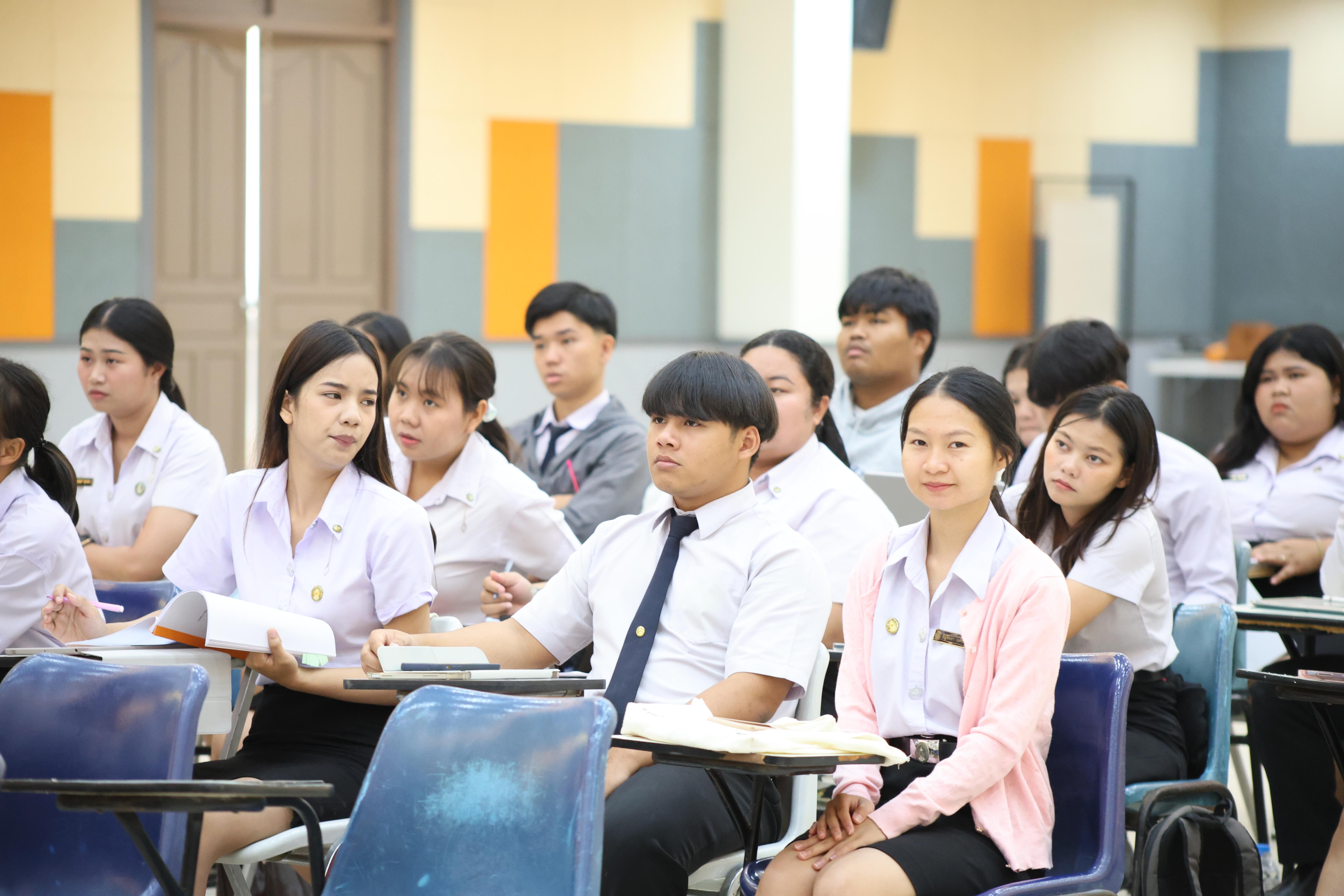 38. กิจกรรมติวสอบบรรจุครูผู้ช่วย ด้านทักษะภาษาอังกฤษ