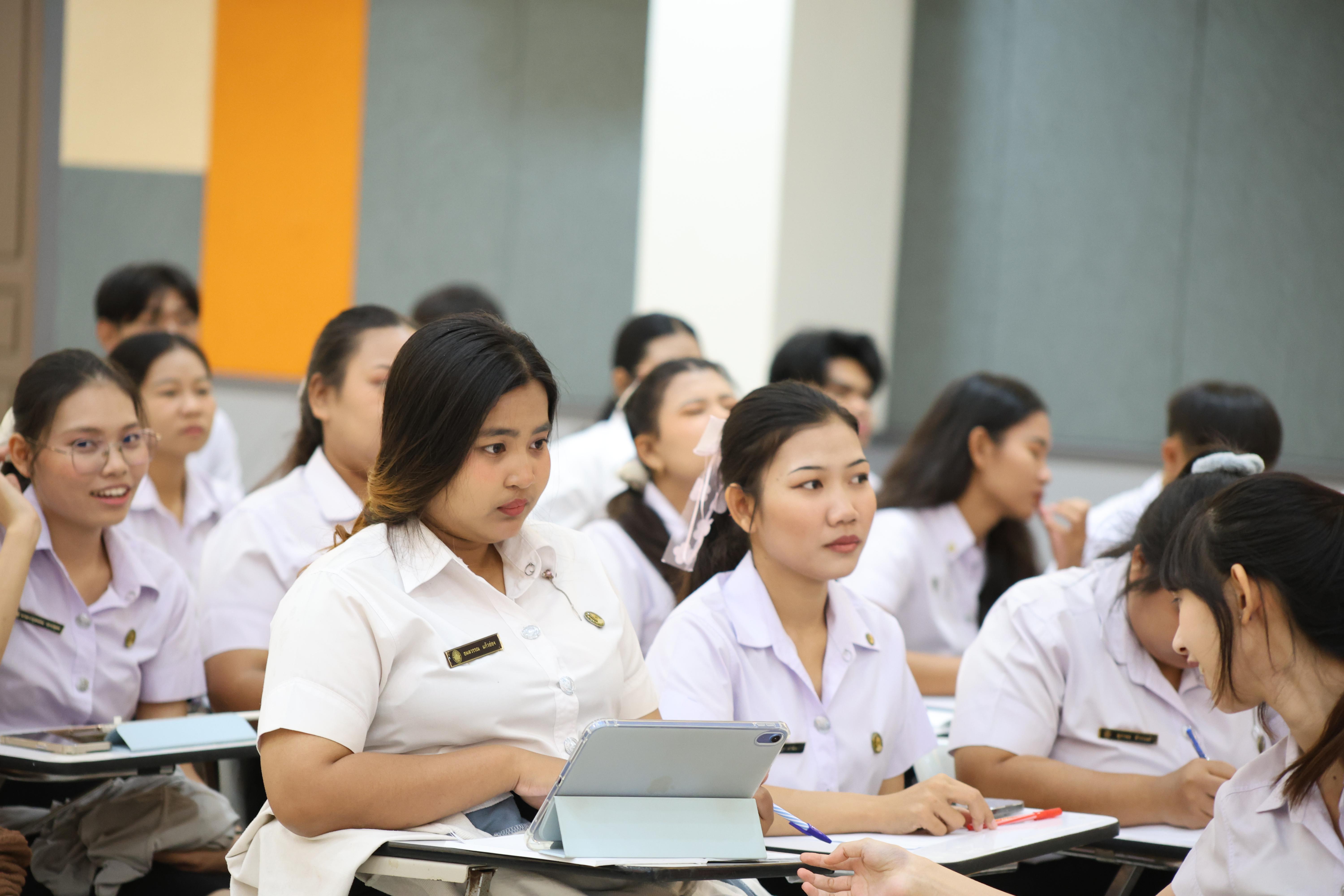 39. กิจกรรมติวสอบบรรจุครูผู้ช่วย ด้านทักษะภาษาอังกฤษ