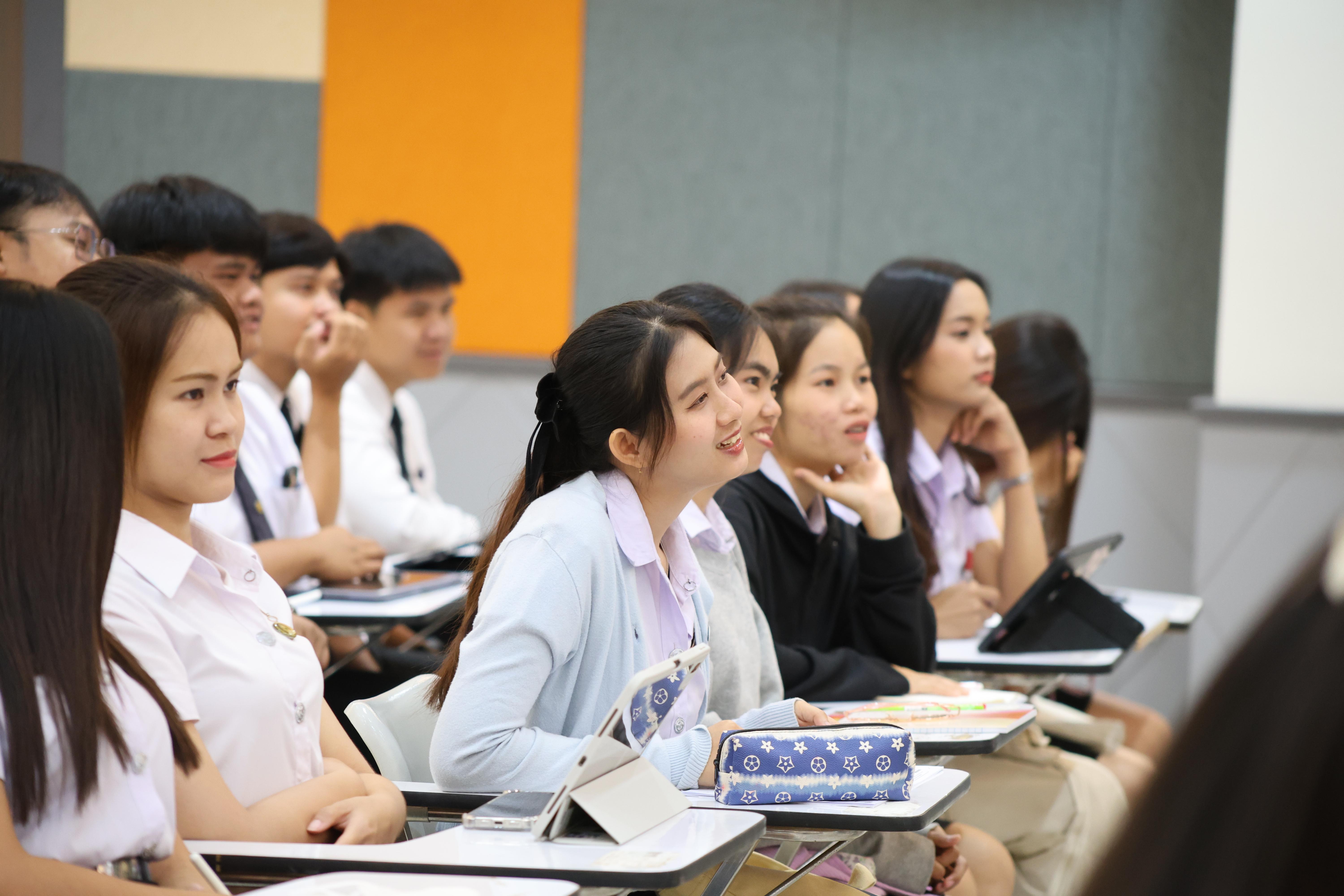 41. กิจกรรมติวสอบบรรจุครูผู้ช่วย ด้านทักษะภาษาอังกฤษ