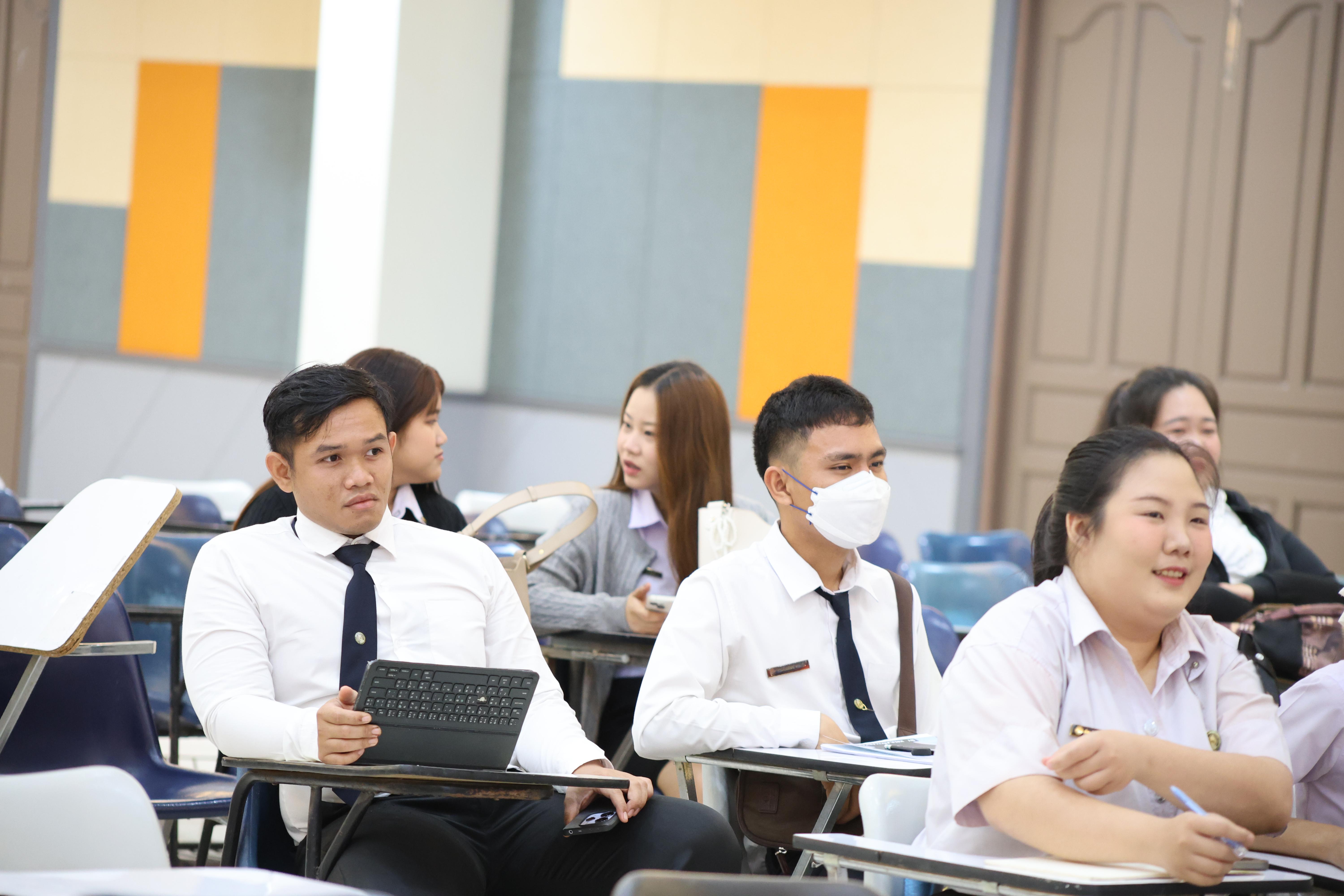 42. กิจกรรมติวสอบบรรจุครูผู้ช่วย ด้านทักษะภาษาอังกฤษ