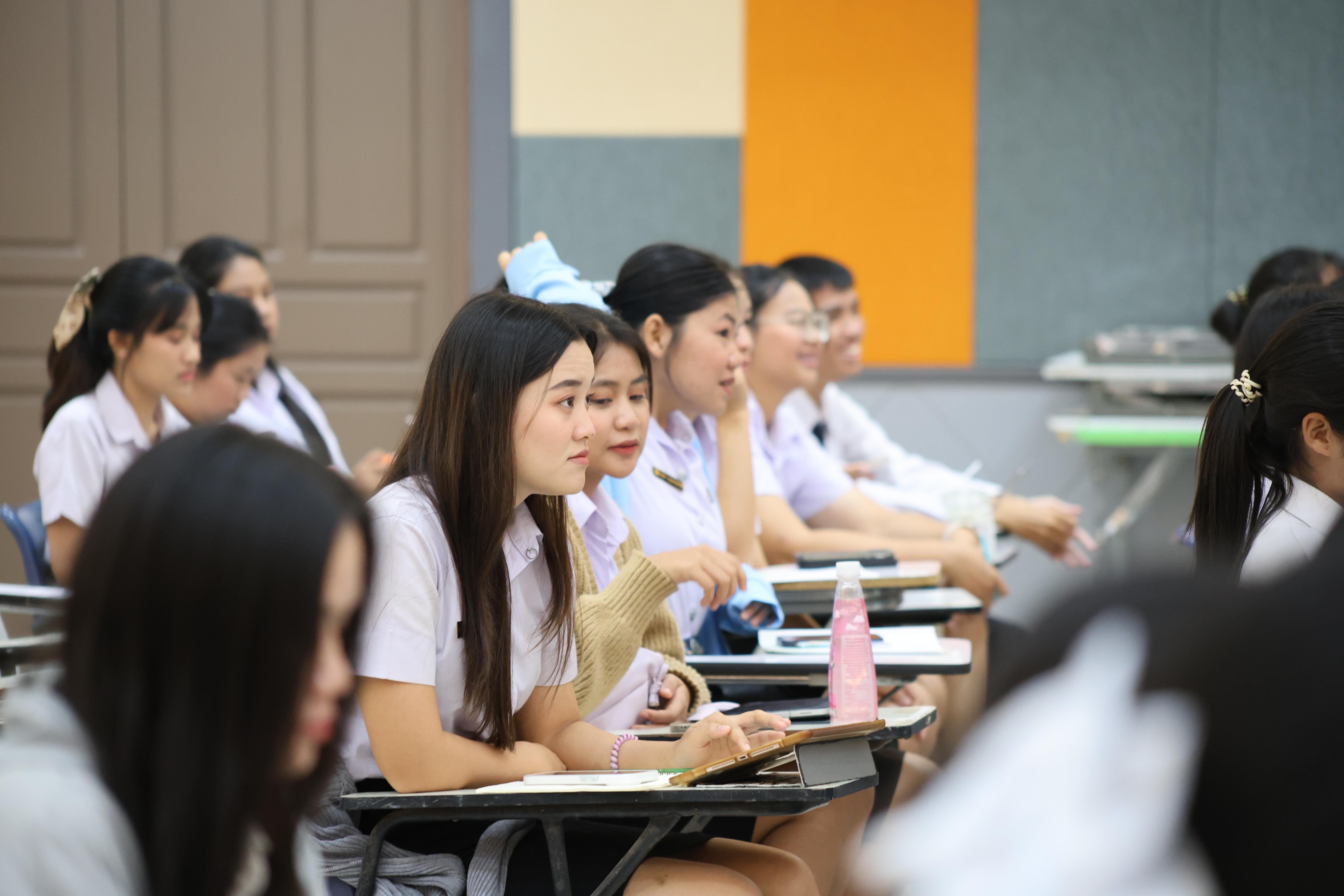 51. กิจกรรมติวสอบบรรจุครูผู้ช่วย ด้านทักษะภาษาอังกฤษ