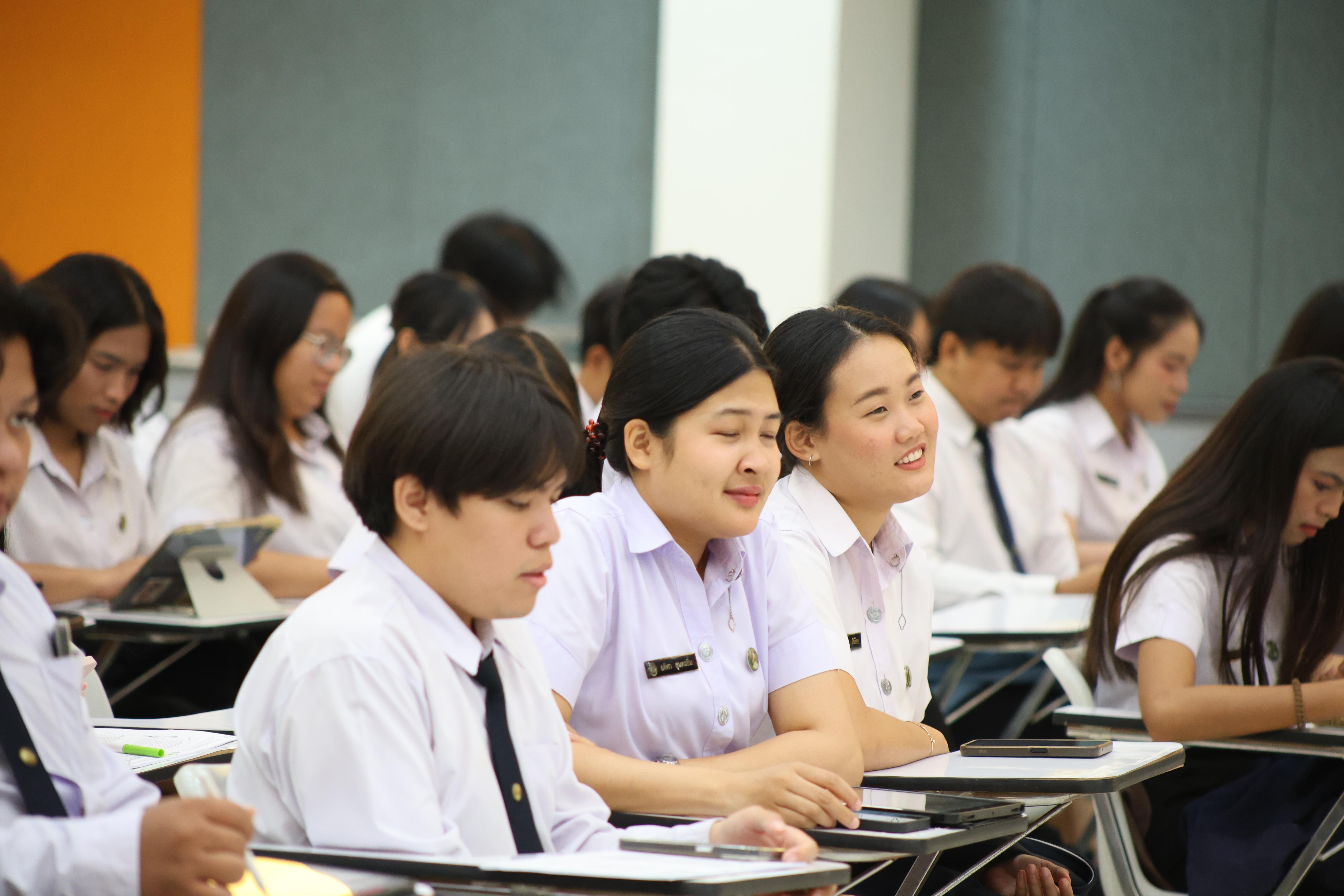 54. กิจกรรมติวสอบบรรจุครูผู้ช่วย ด้านทักษะภาษาอังกฤษ