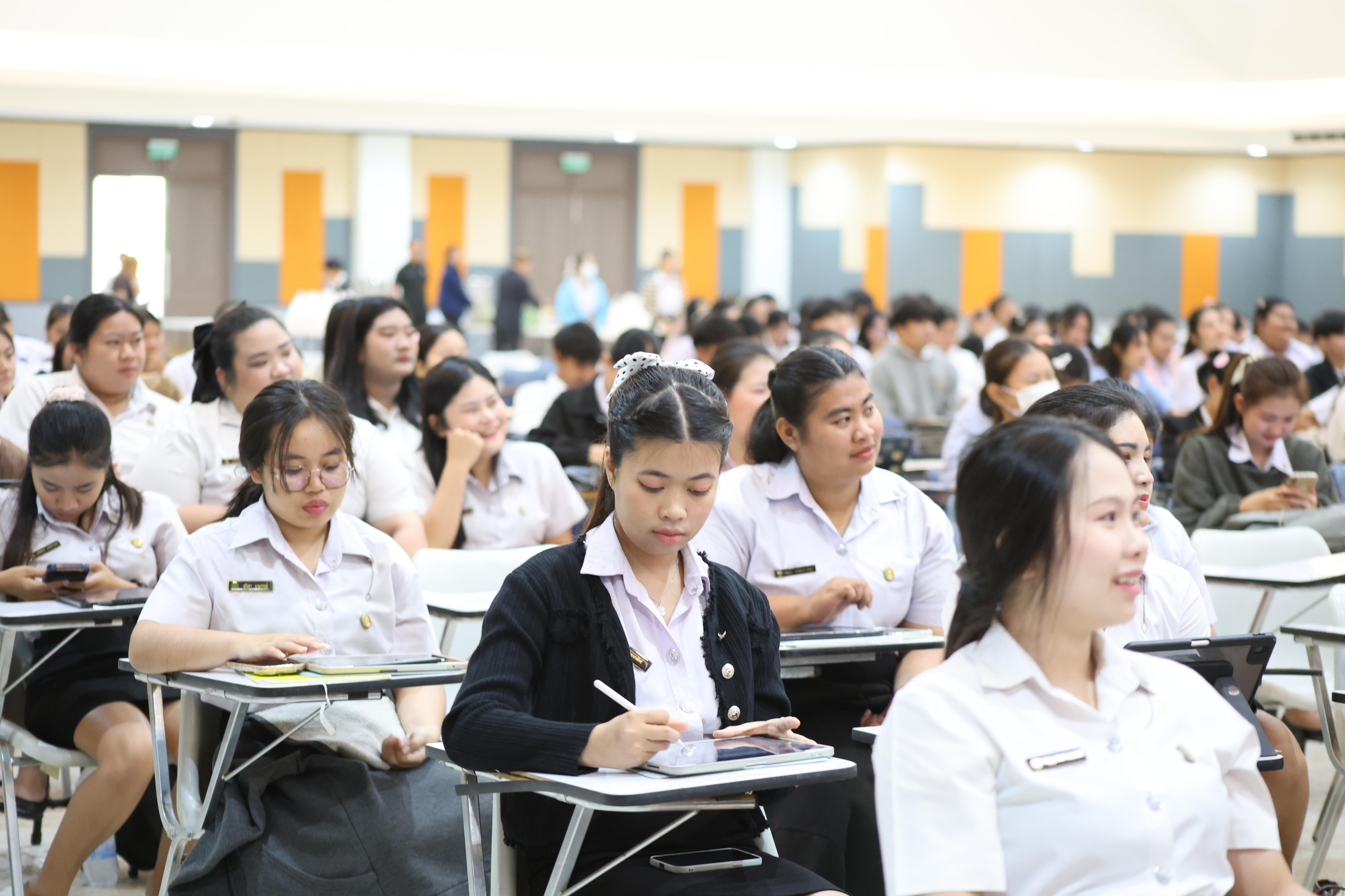 74. กิจกรรมติวสอบบรรจุครูผู้ช่วย ด้านทักษะภาษาอังกฤษ