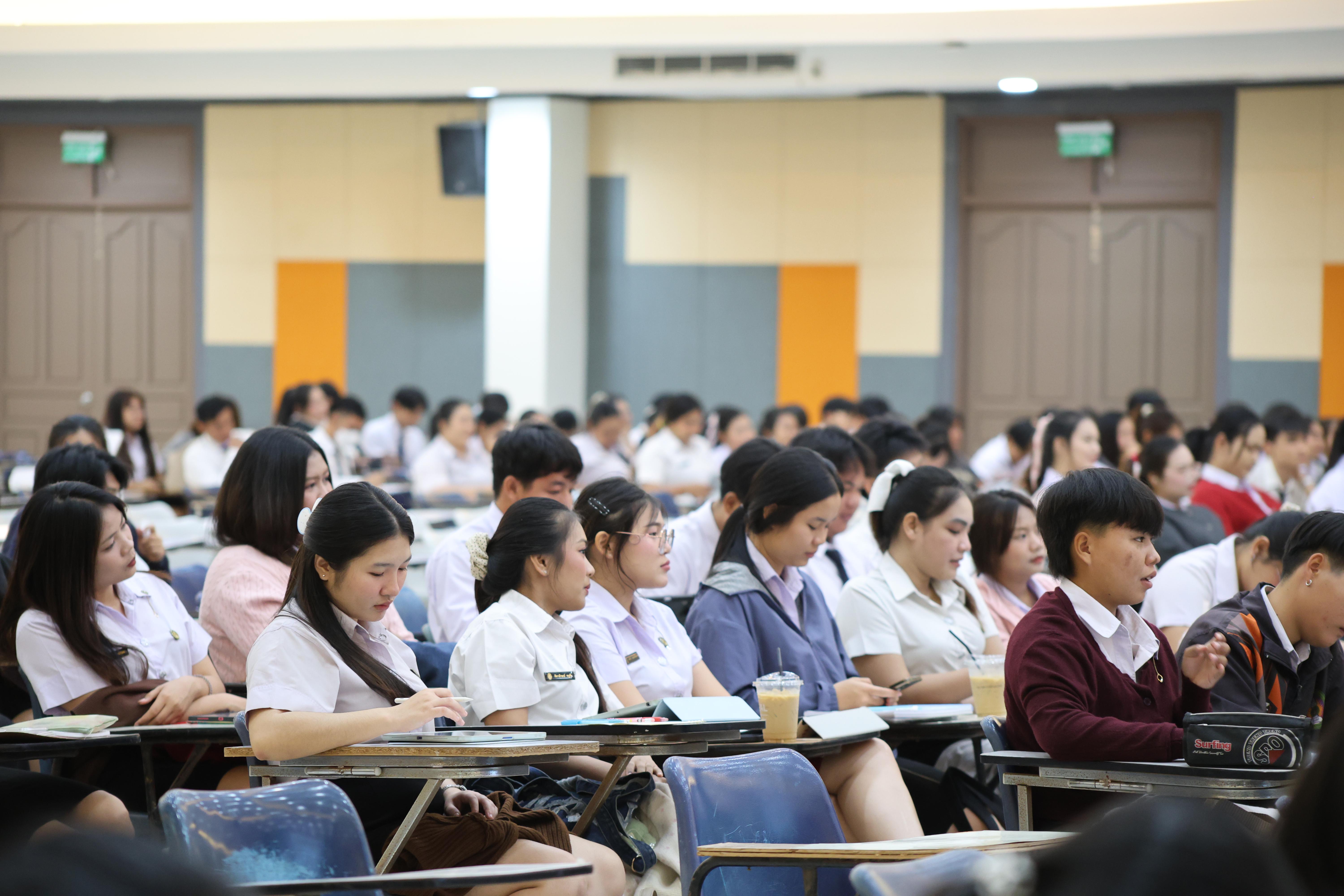 76. กิจกรรมติวสอบบรรจุครูผู้ช่วย ด้านทักษะภาษาอังกฤษ