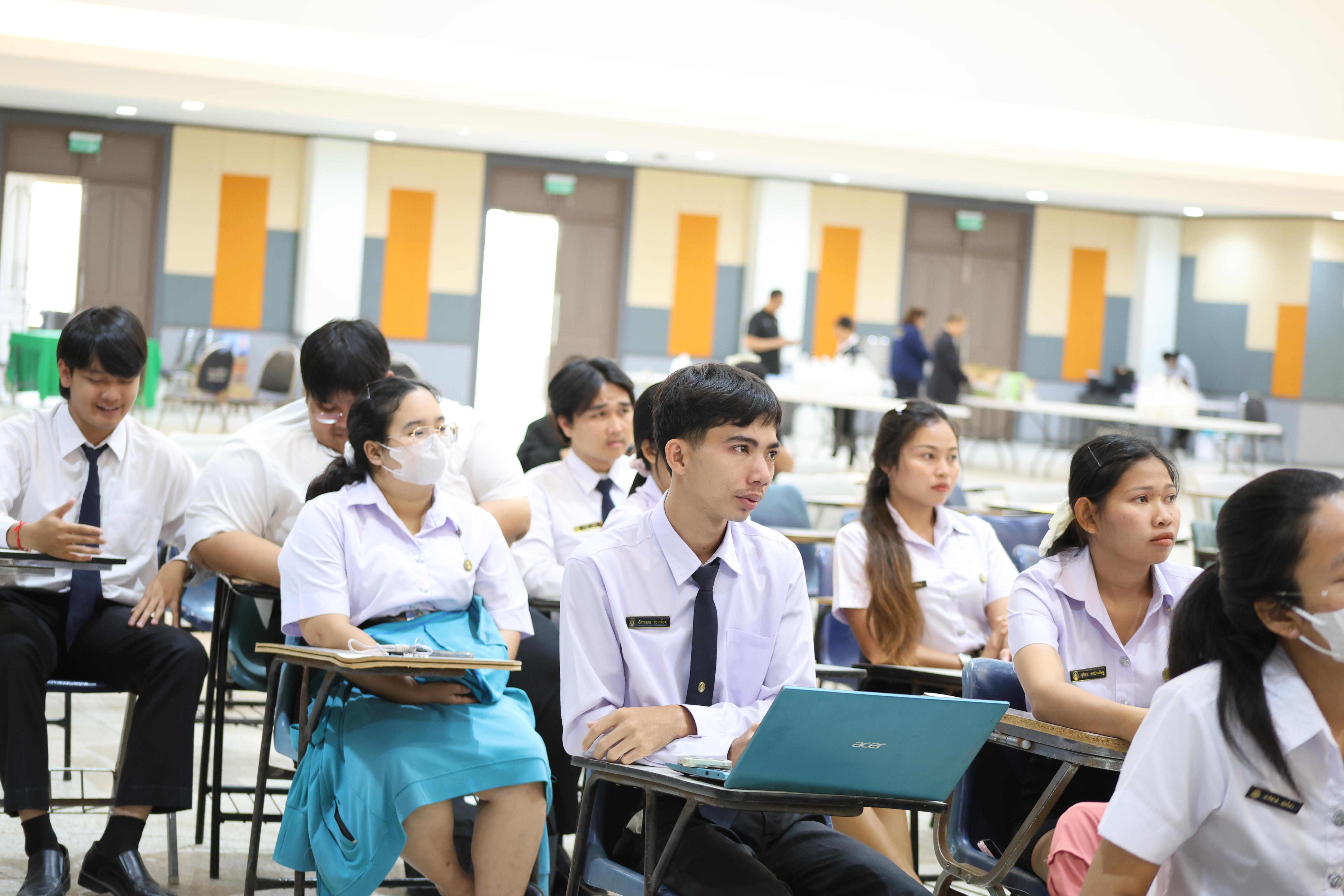 96. กิจกรรมติวสอบบรรจุครูผู้ช่วย ด้านทักษะภาษาอังกฤษ