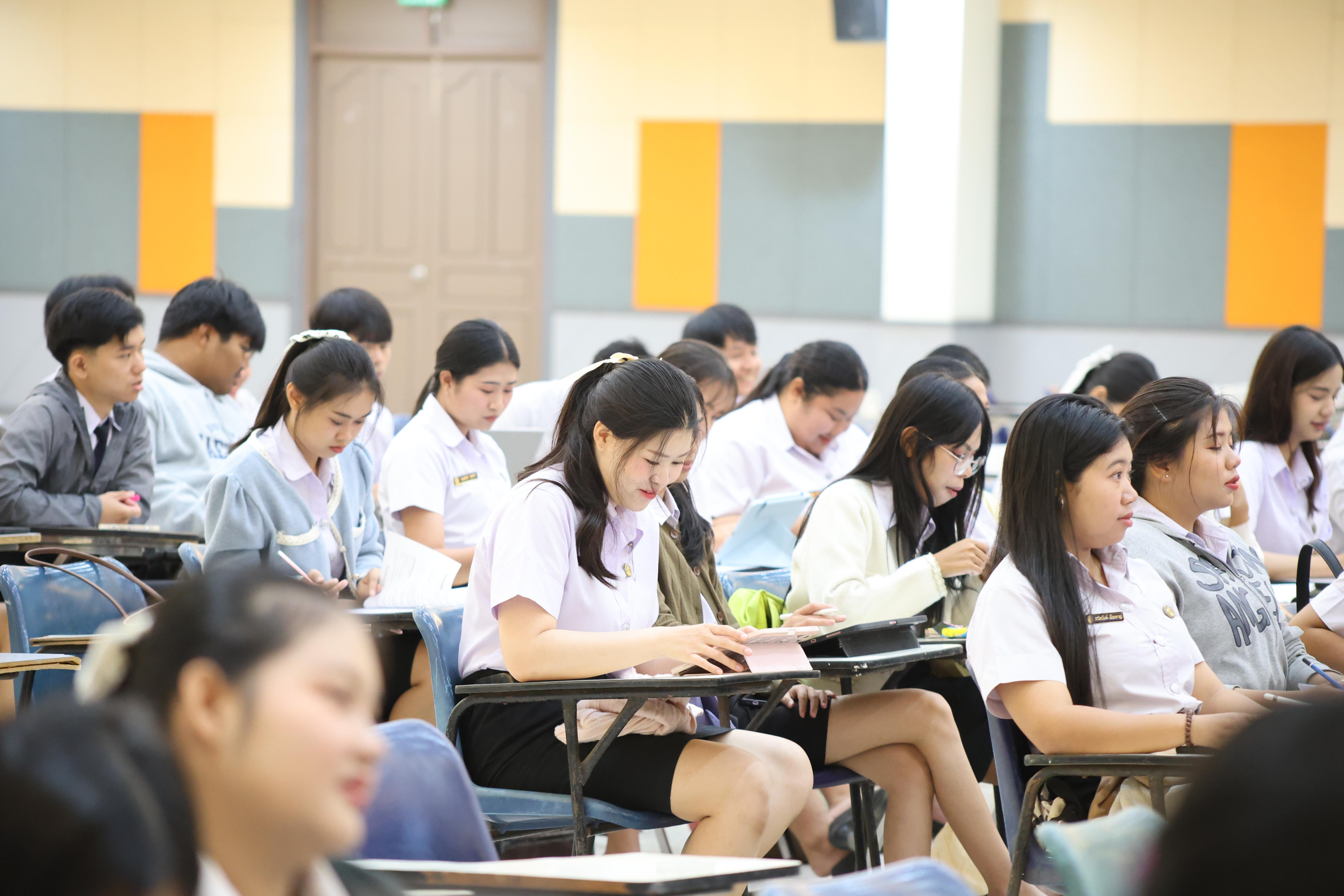 98. กิจกรรมติวสอบบรรจุครูผู้ช่วย ด้านทักษะภาษาอังกฤษ