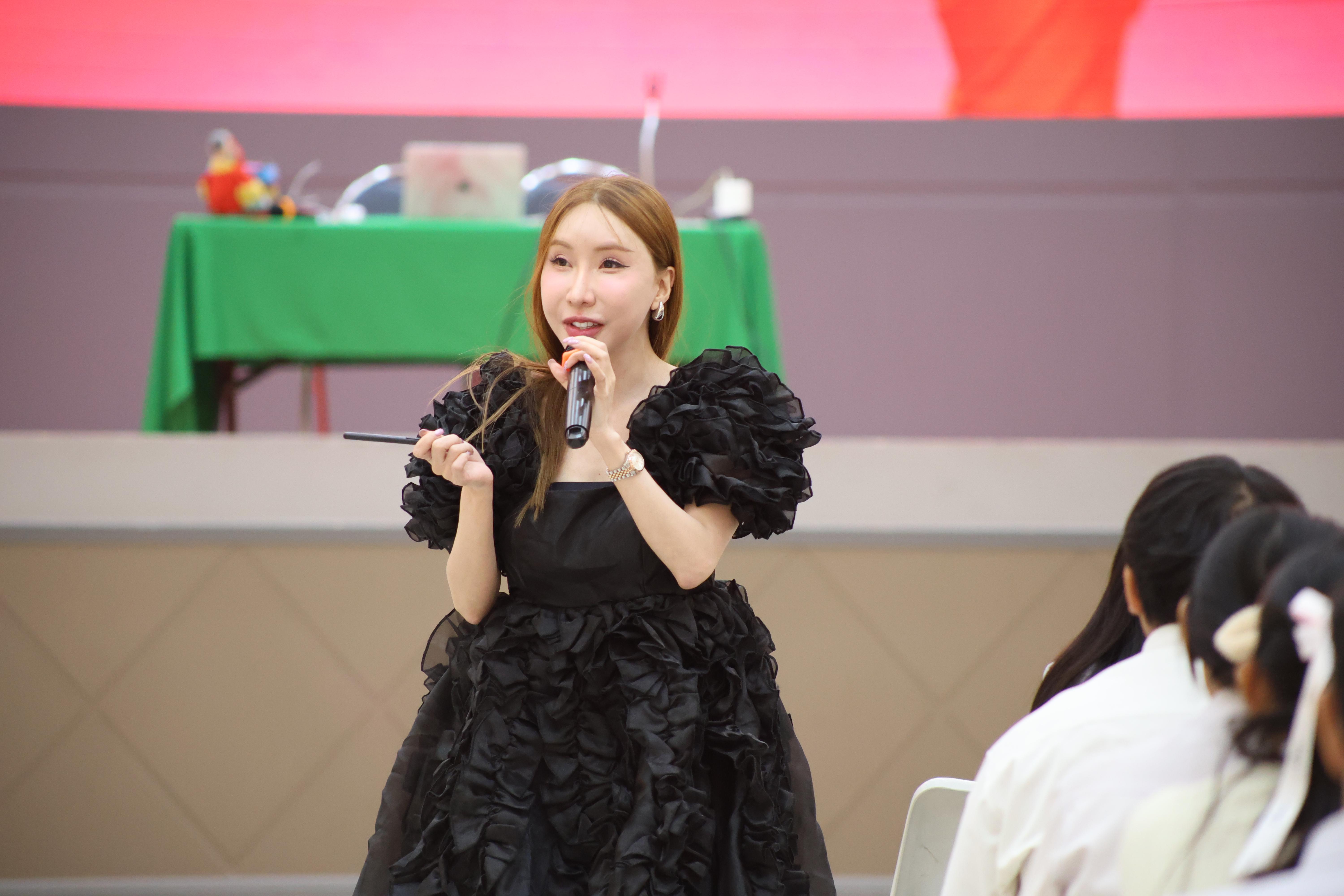 111. กิจกรรมติวสอบบรรจุครูผู้ช่วย ด้านทักษะภาษาอังกฤษ