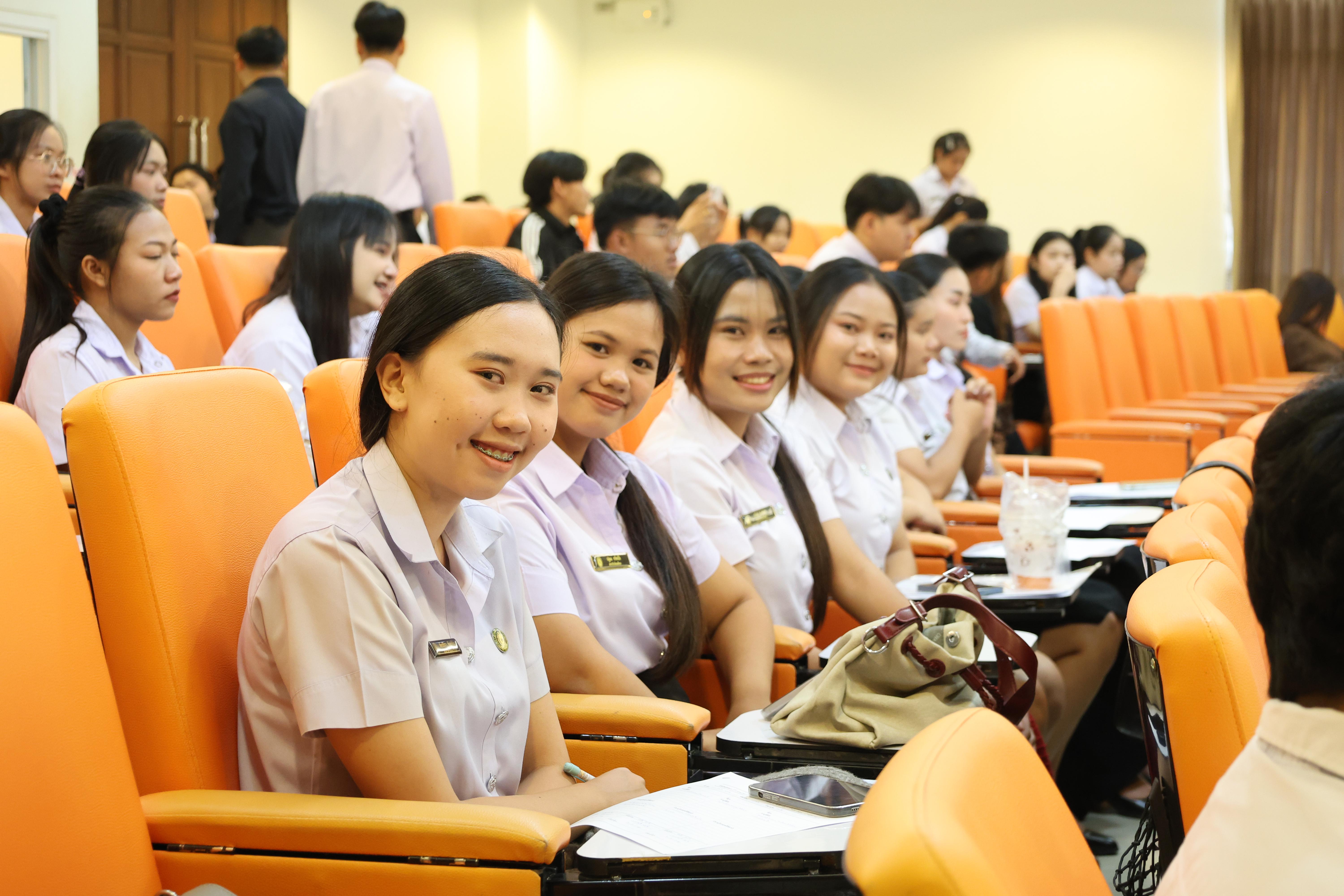 26. กิจกรรมอบรมคุณธรรมจริยธรรมสำหรับครูสังคมศึกษา