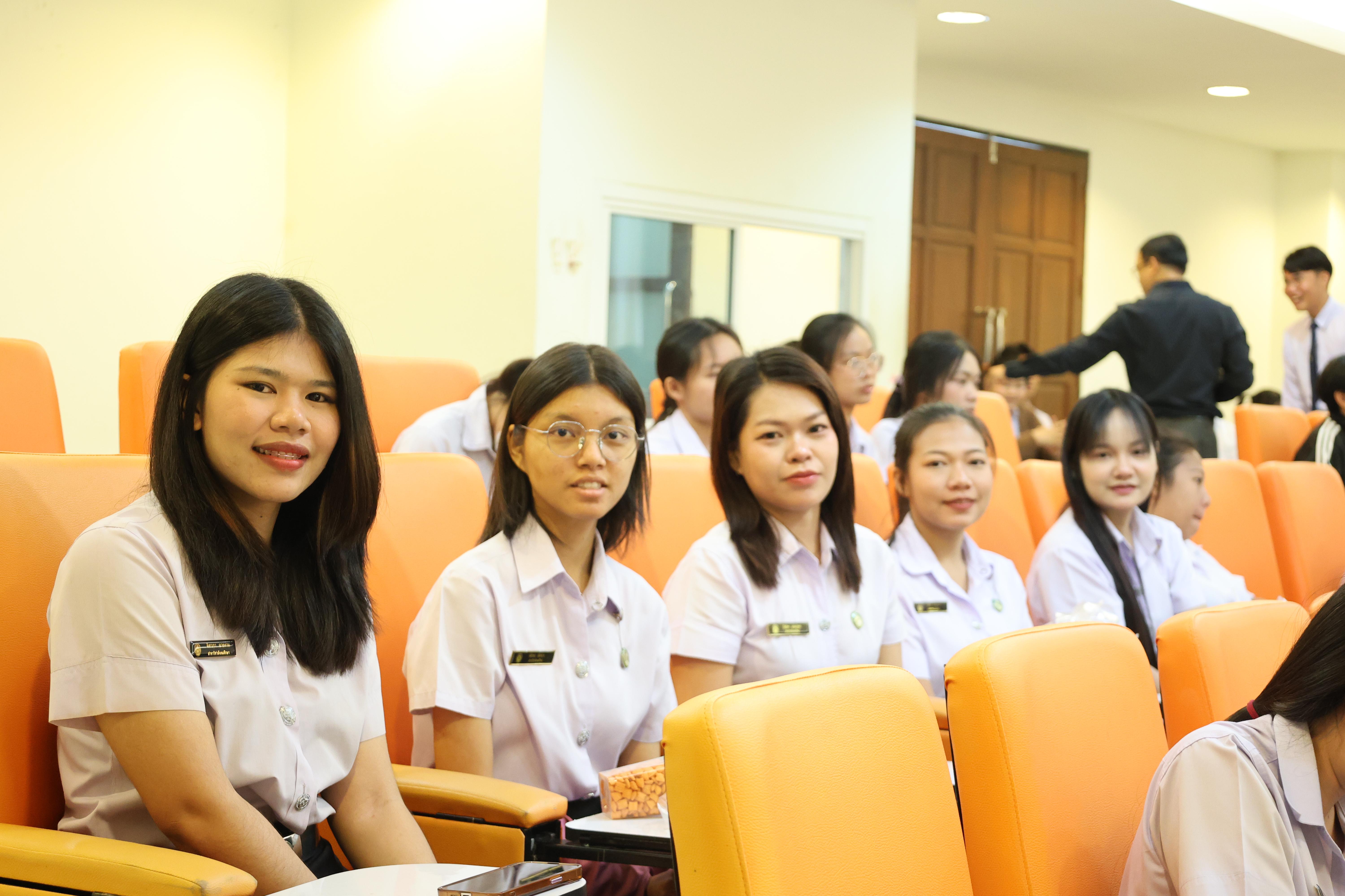 27. กิจกรรมอบรมคุณธรรมจริยธรรมสำหรับครูสังคมศึกษา