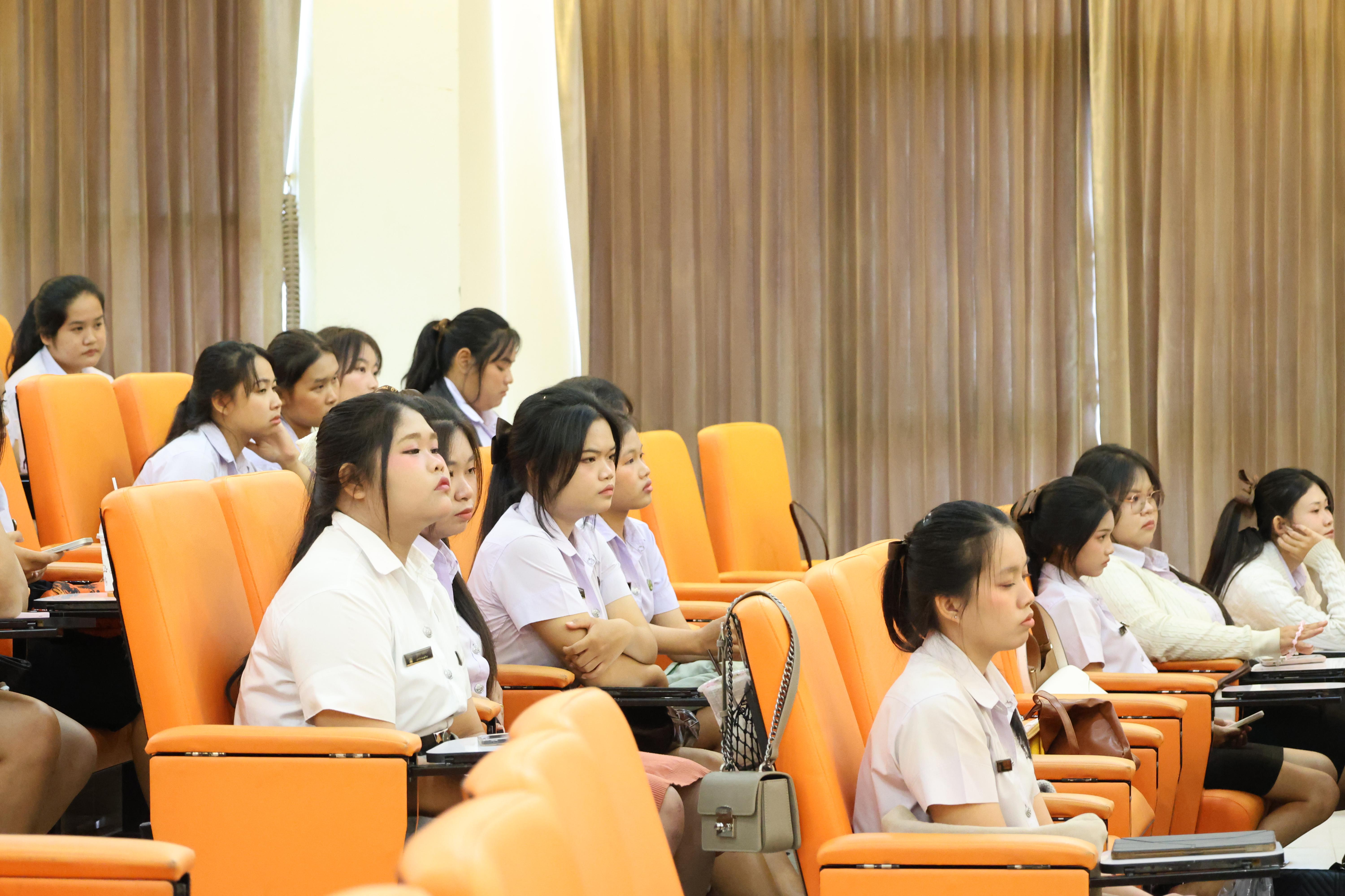 30. กิจกรรมอบรมคุณธรรมจริยธรรมสำหรับครูสังคมศึกษา