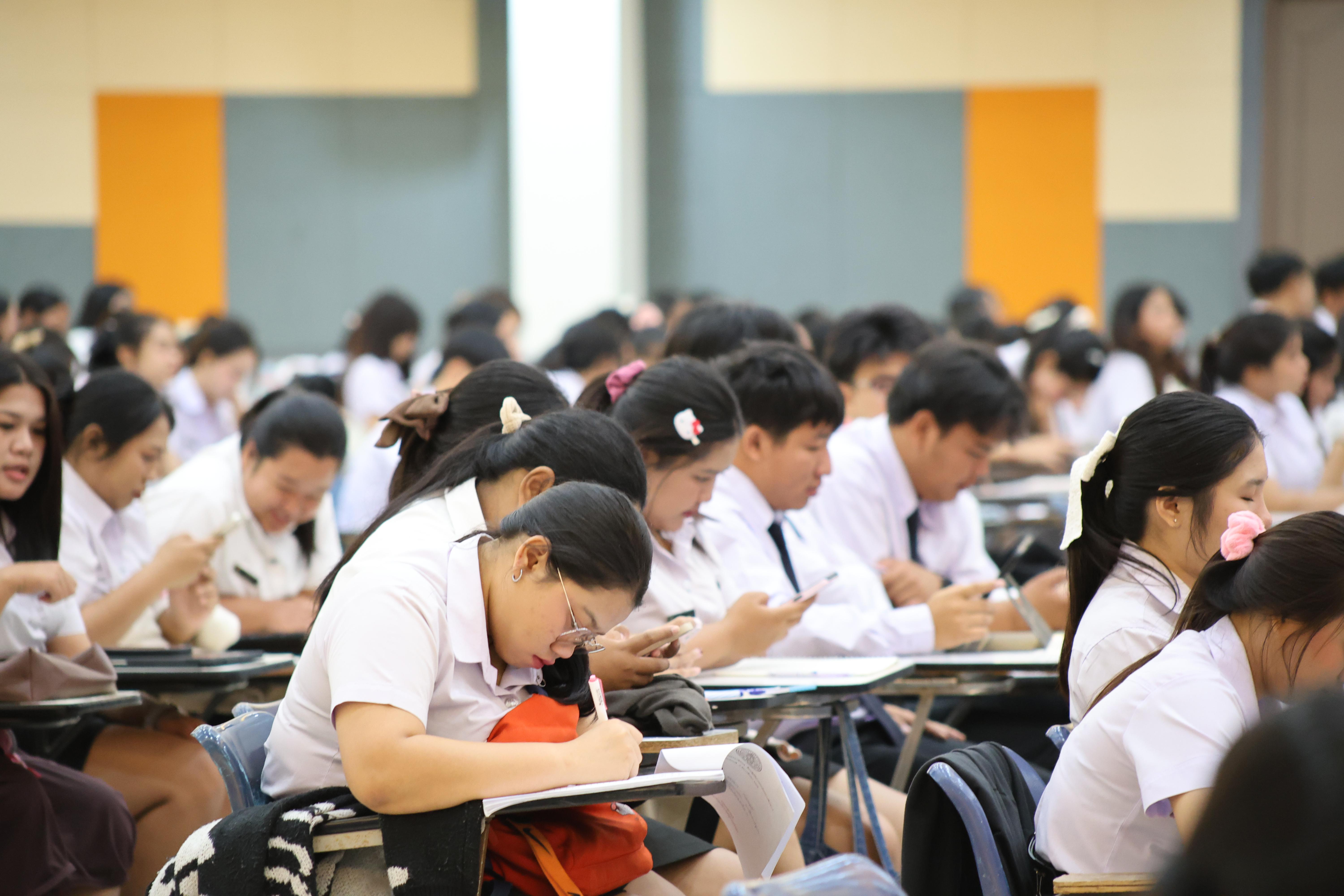 18. กิจกรรมติวสอบบรรจุครูผู้ช่วย ด้านคณิตศาสตร์และเหตุผล