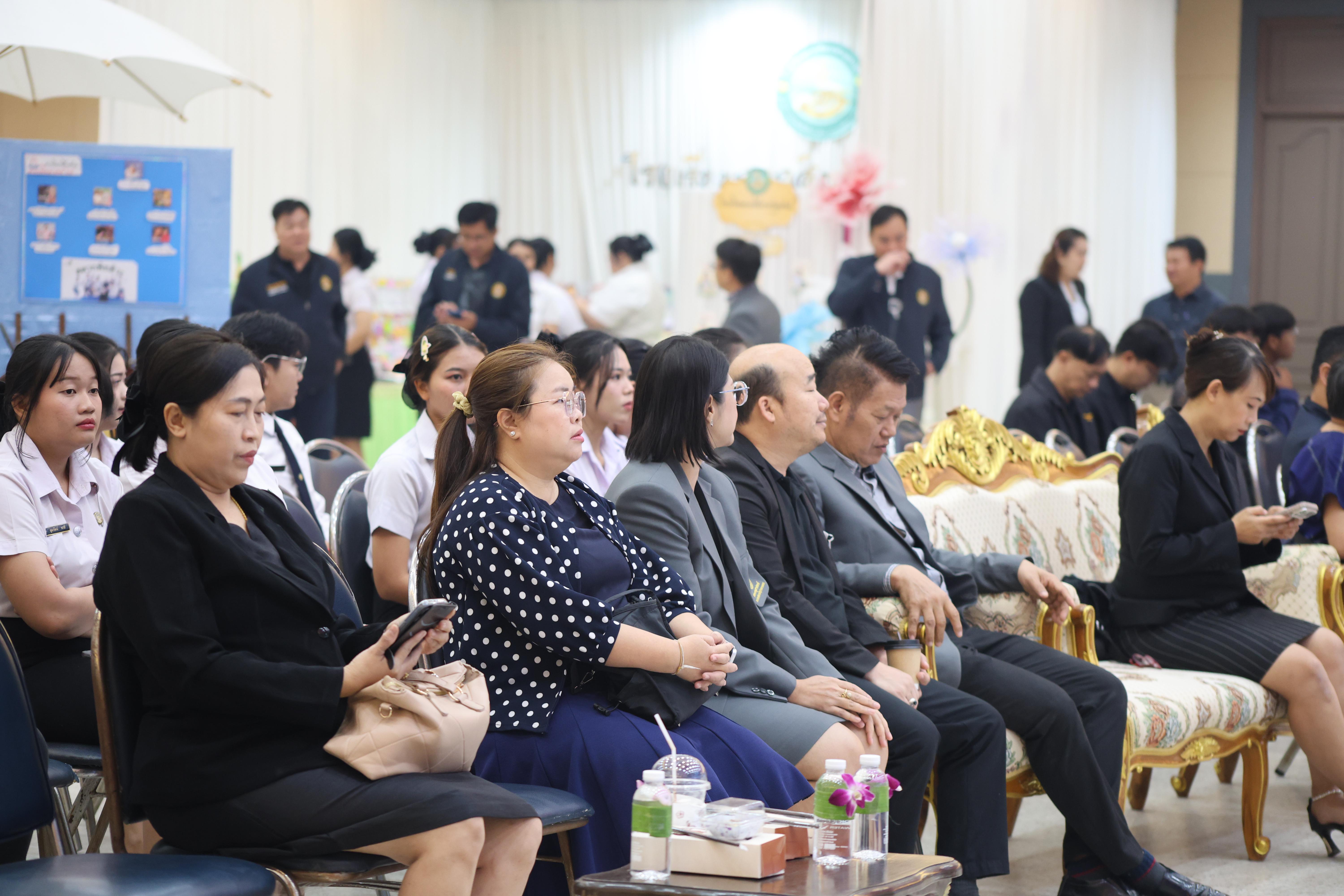 51. นิทรรศการแสดงผลงานนักศึกษาฝึกประสบการณ์วิชาชีพครู ปีการศึกษา2568