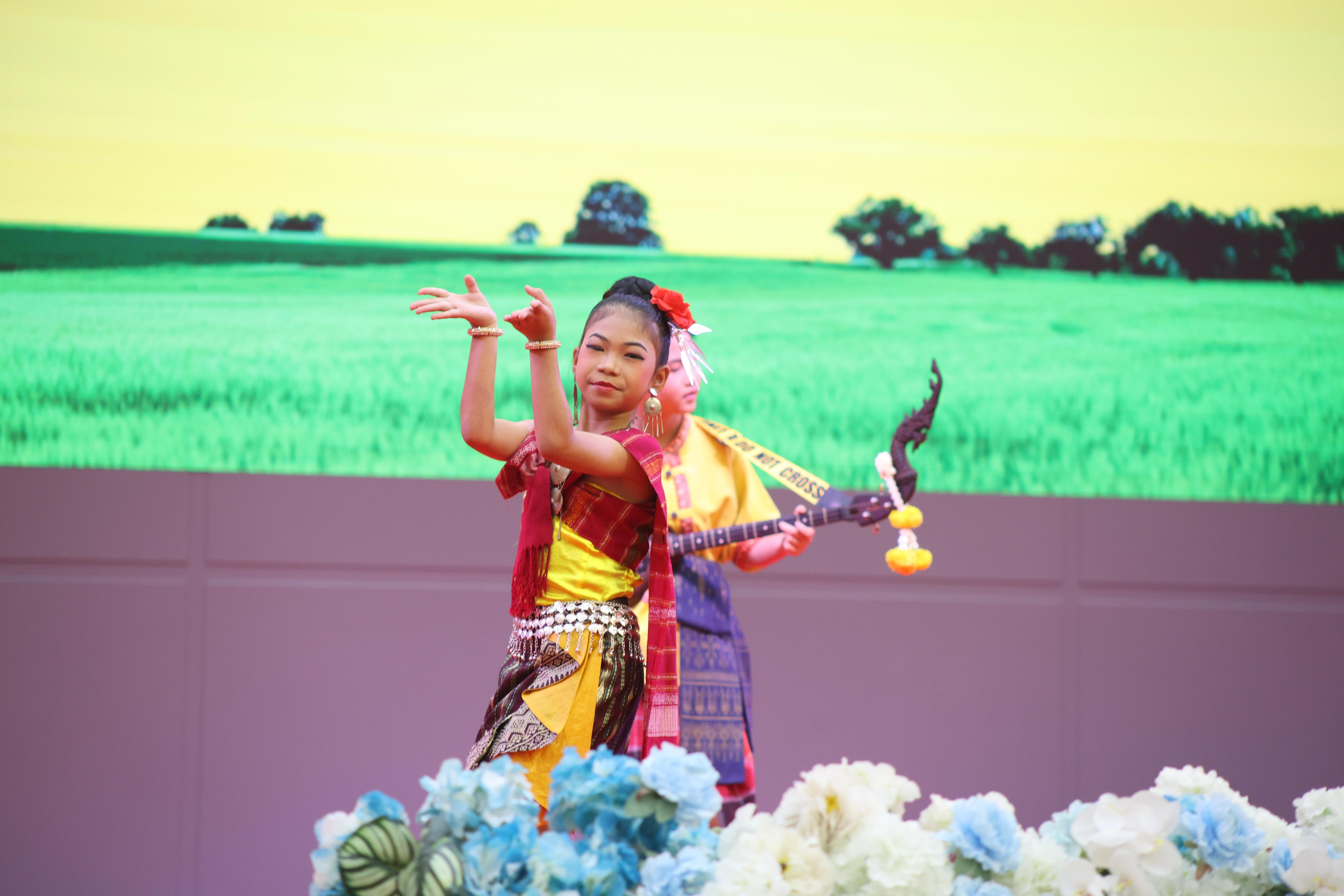 64. นิทรรศการแสดงผลงานนักศึกษาฝึกประสบการณ์วิชาชีพครู ปีการศึกษา2568