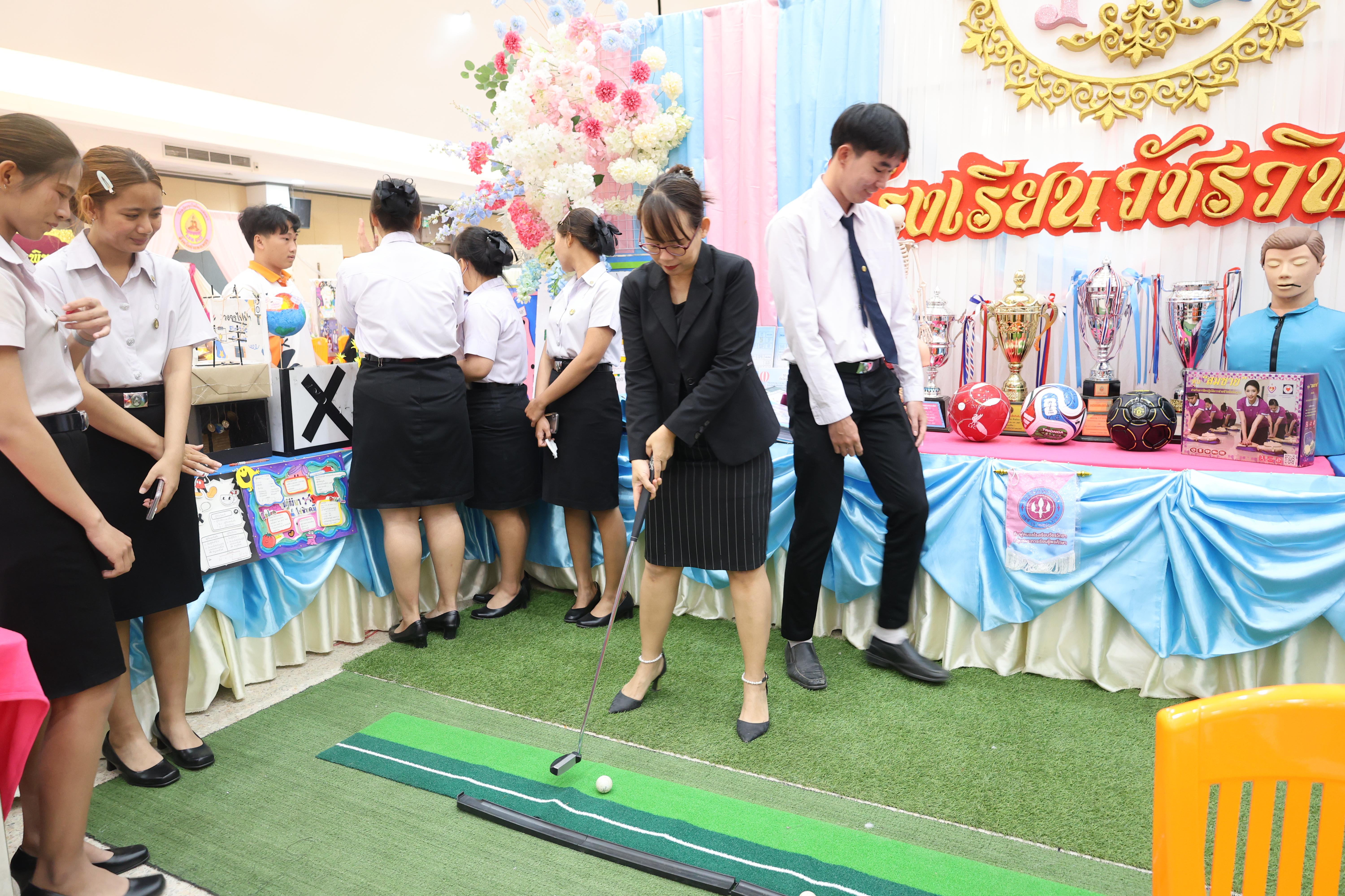 110. นิทรรศการแสดงผลงานนักศึกษาฝึกประสบการณ์วิชาชีพครู ปีการศึกษา2568