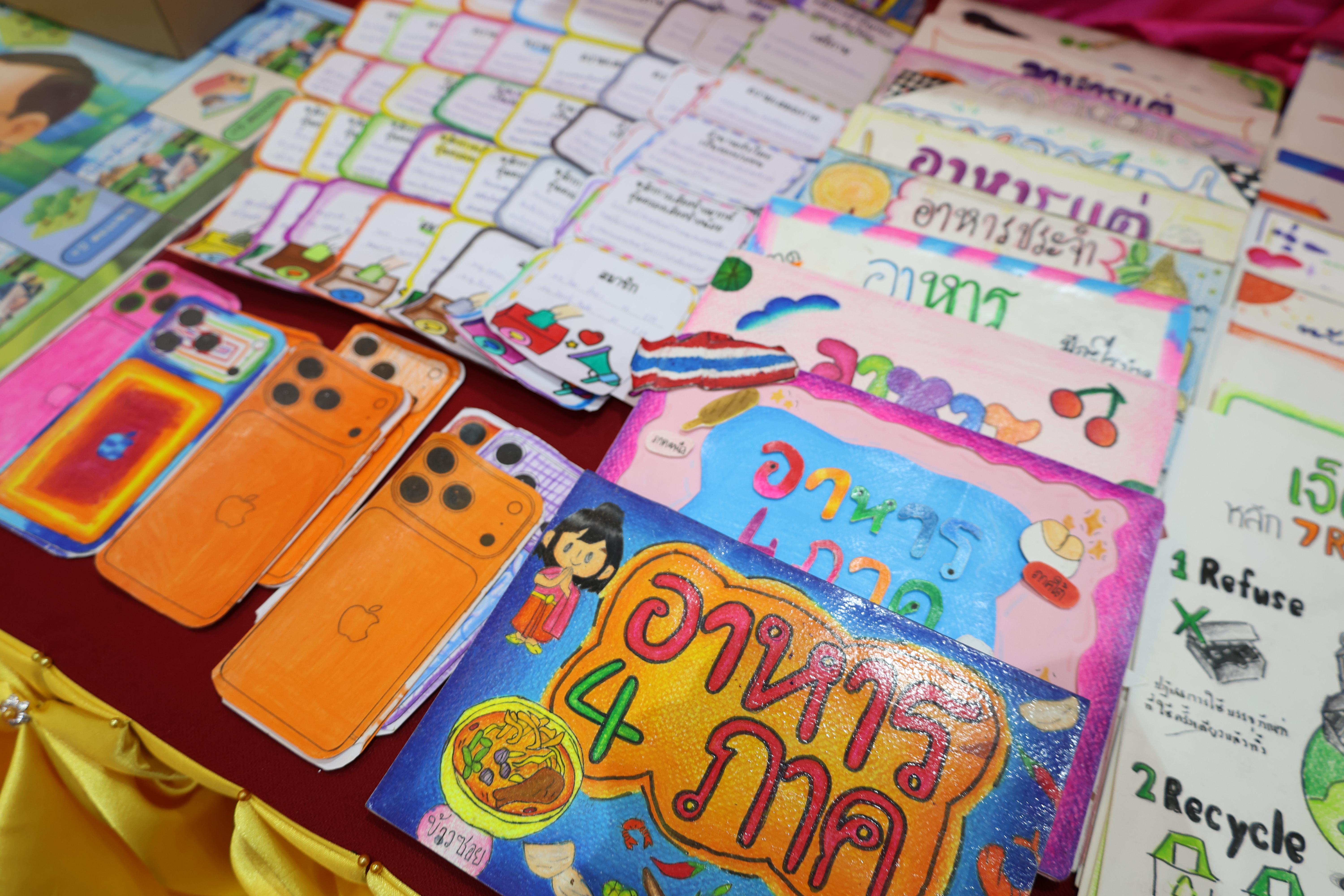 129. นิทรรศการแสดงผลงานนักศึกษาฝึกประสบการณ์วิชาชีพครู ปีการศึกษา2568