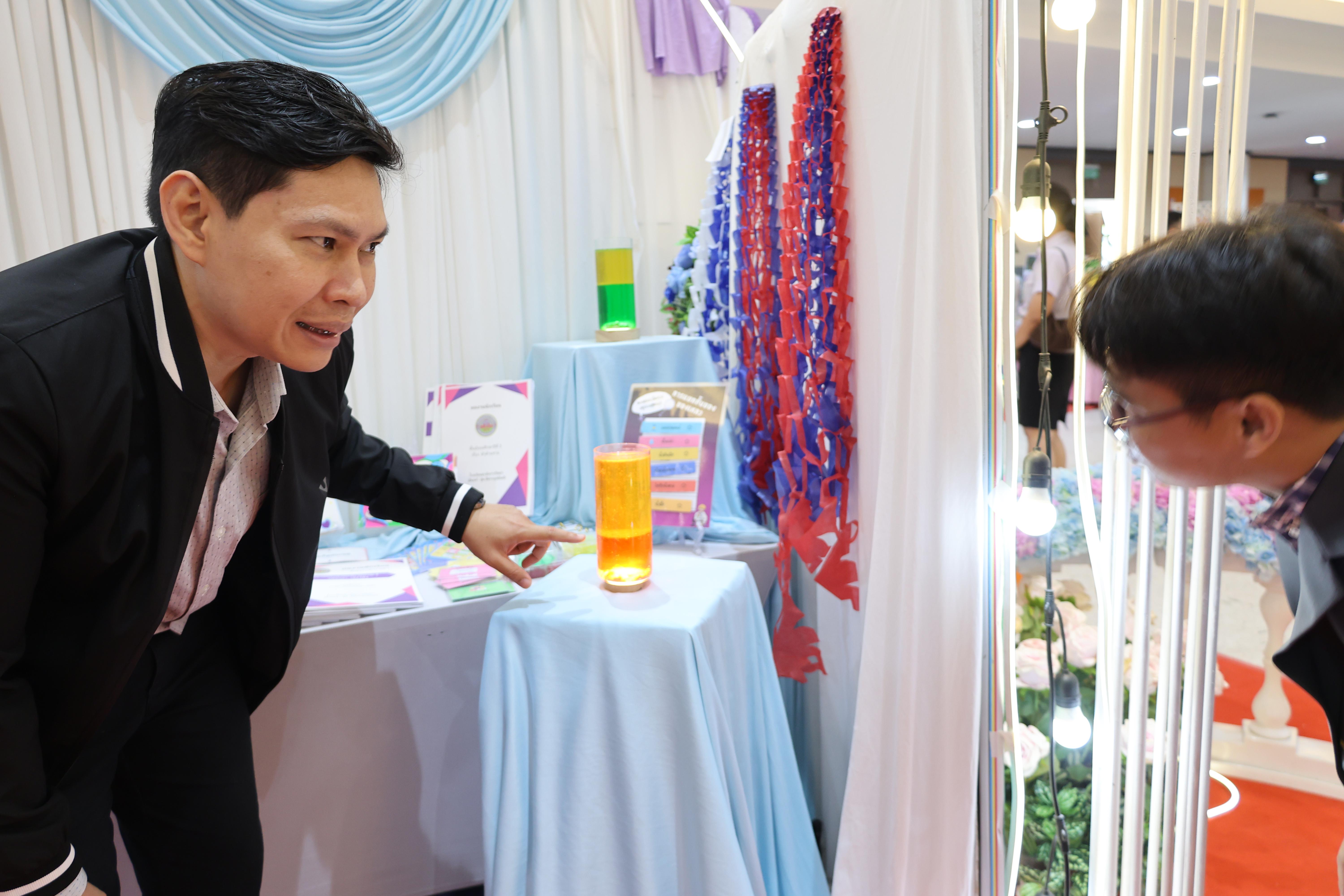 166. นิทรรศการแสดงผลงานนักศึกษาฝึกประสบการณ์วิชาชีพครู ปีการศึกษา2568