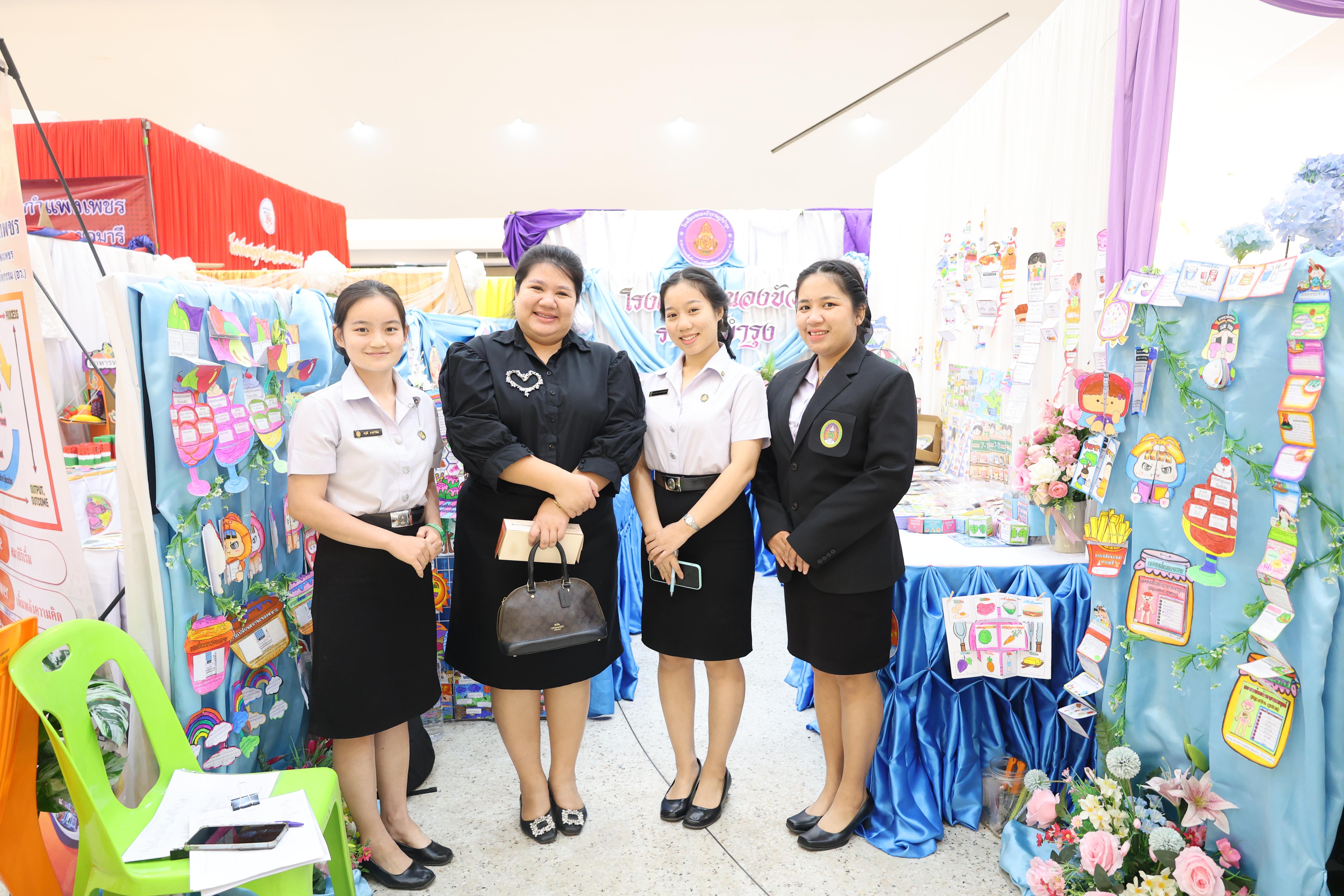 179. นิทรรศการแสดงผลงานนักศึกษาฝึกประสบการณ์วิชาชีพครู ปีการศึกษา2568