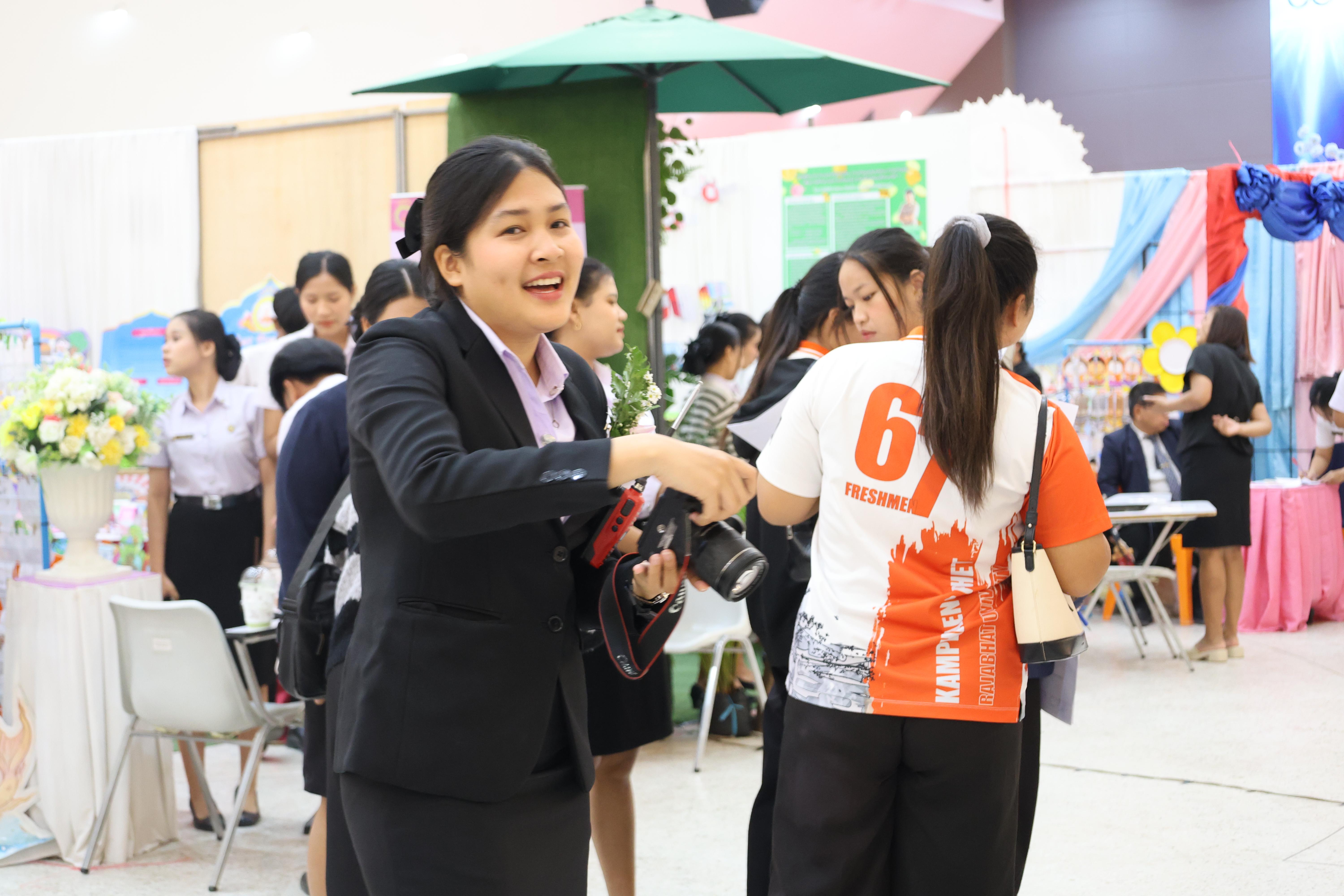 189. นิทรรศการแสดงผลงานนักศึกษาฝึกประสบการณ์วิชาชีพครู ปีการศึกษา2568