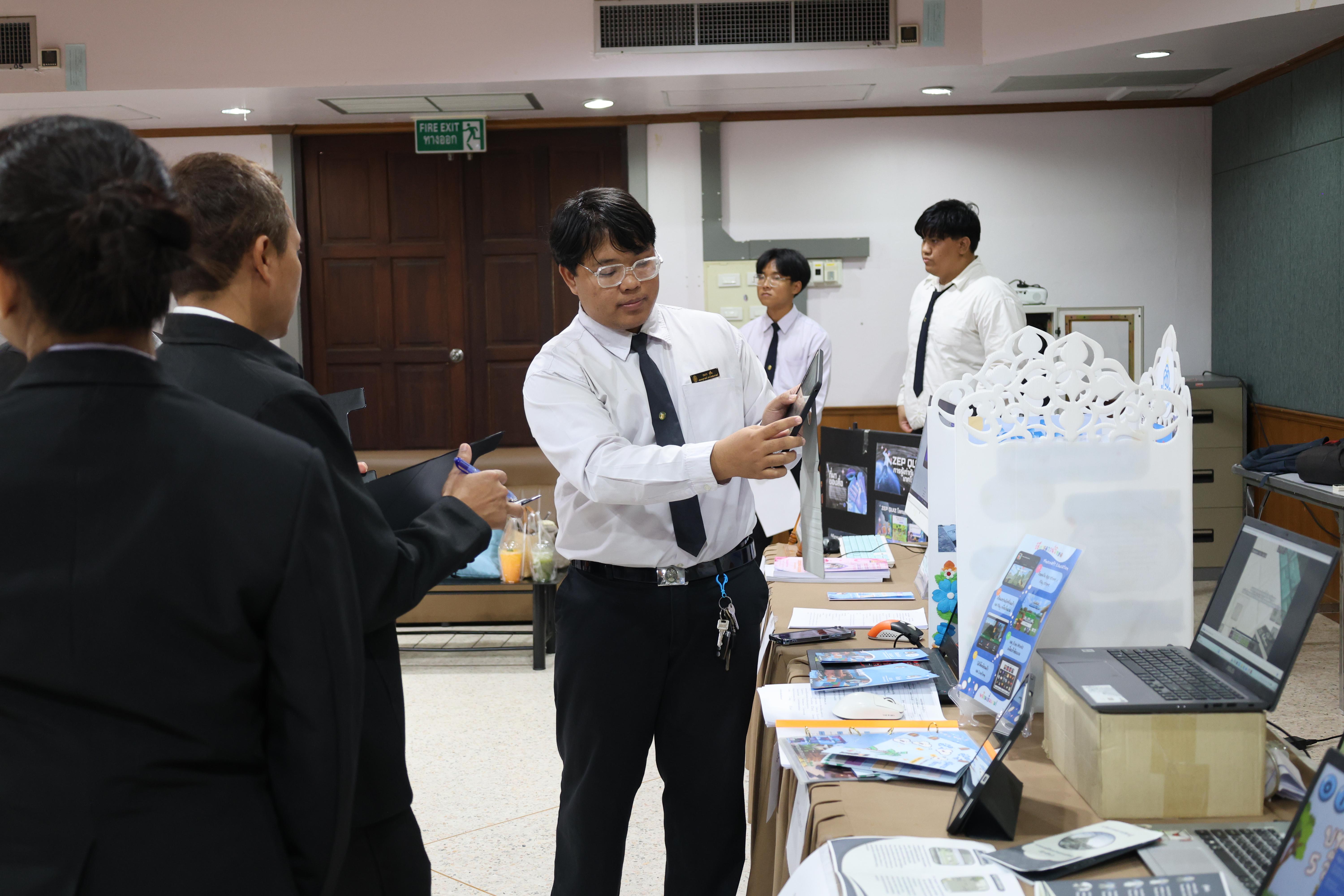 289. นิทรรศการแสดงผลงานนักศึกษาฝึกประสบการณ์วิชาชีพครู ปีการศึกษา2568